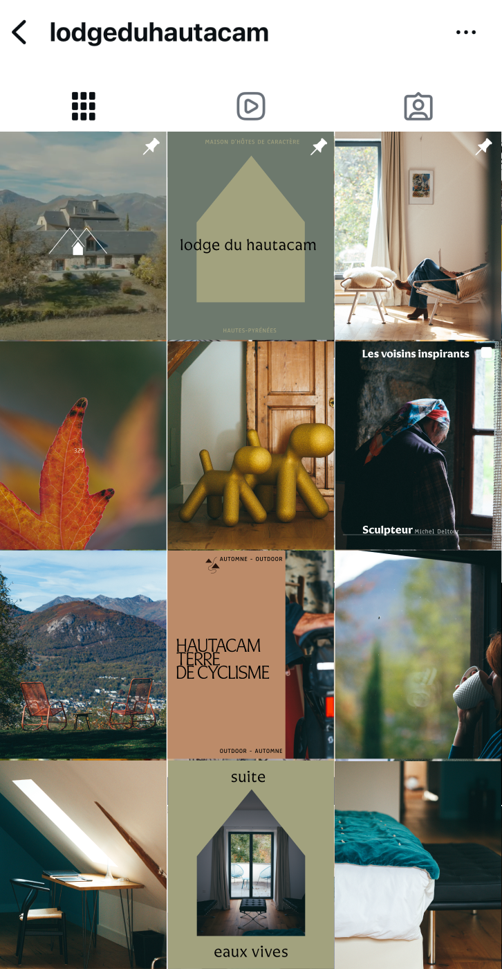 Collage de plusieurs photos illustrant un lodge en montagne, un intérieur de chambre, une feuille d'automne, des sculptures, une vue de montagnes, une pièce avec une porte-fenêtre donnant sur un balcon, et des objets liés à la nature et au cyclisme, avec du texte en français décrivant le lodge, la famille, l'automne, et les vapeurs de sources naturelles.