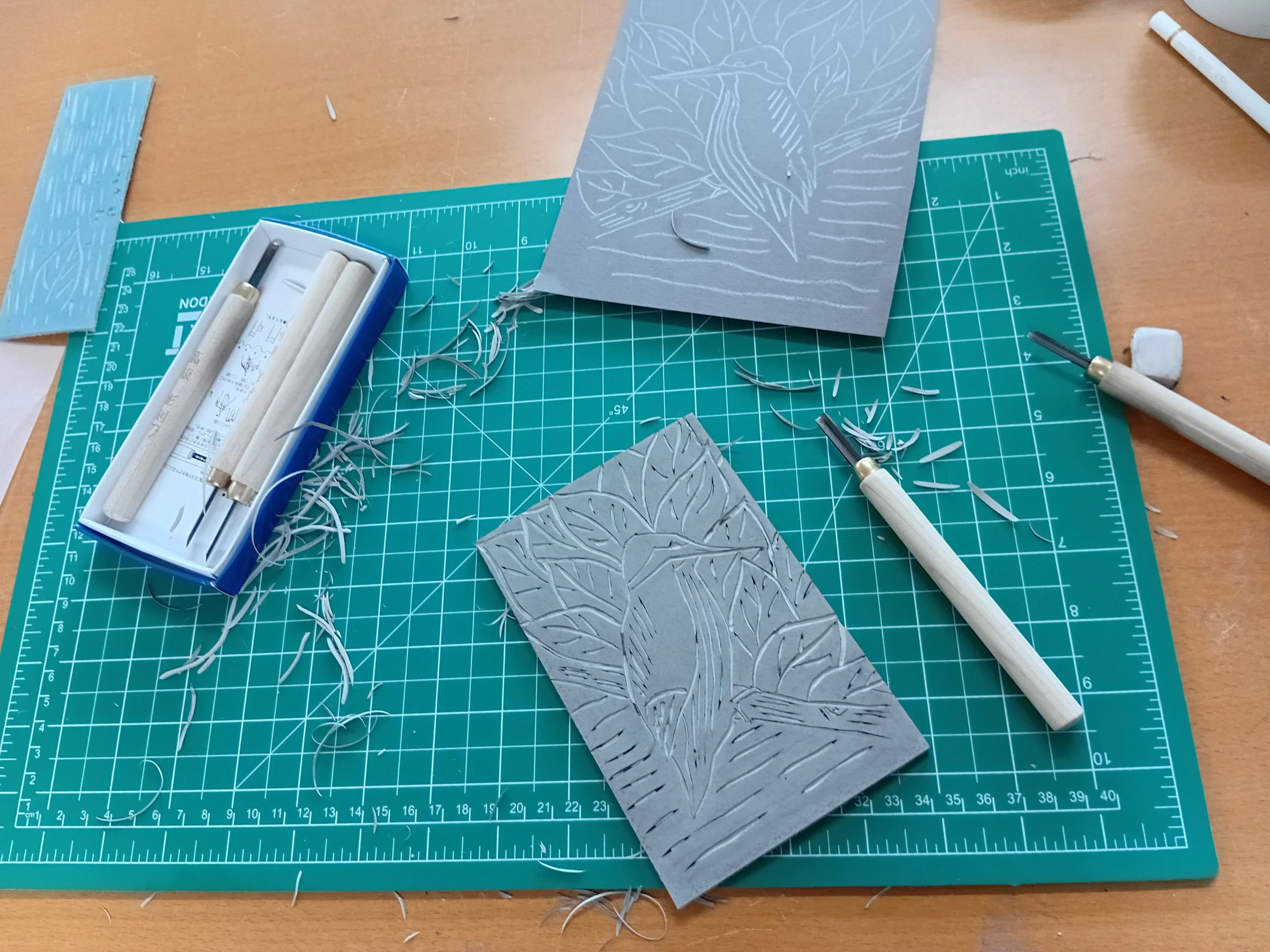 Linocut carving for relief printing