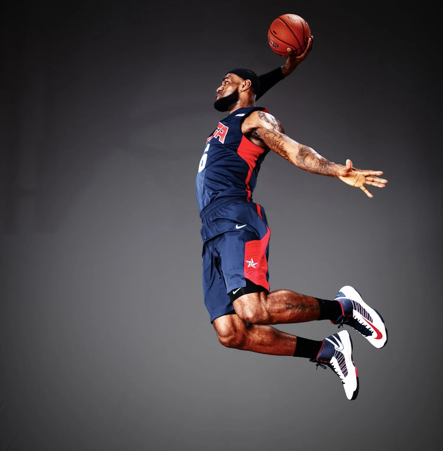 33-NIKE+_LEBRON_ACAM_045.jpg