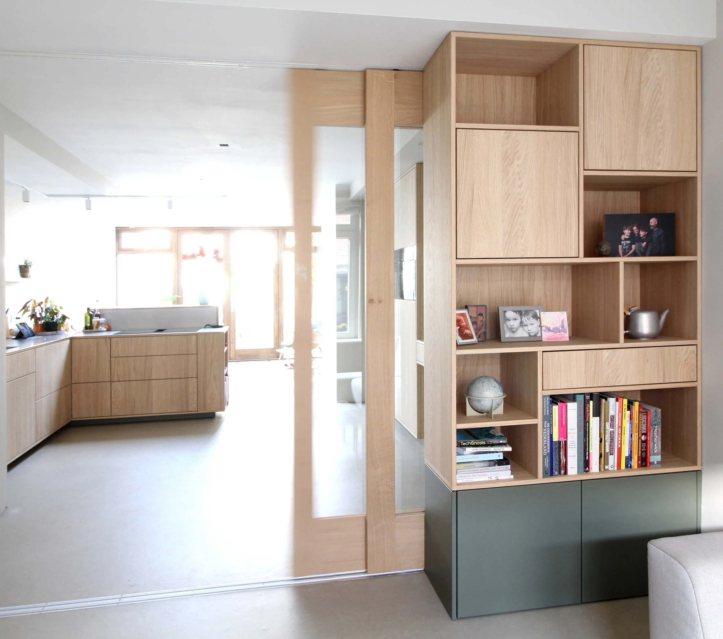 overzicht vanuit voorkamer.JPG