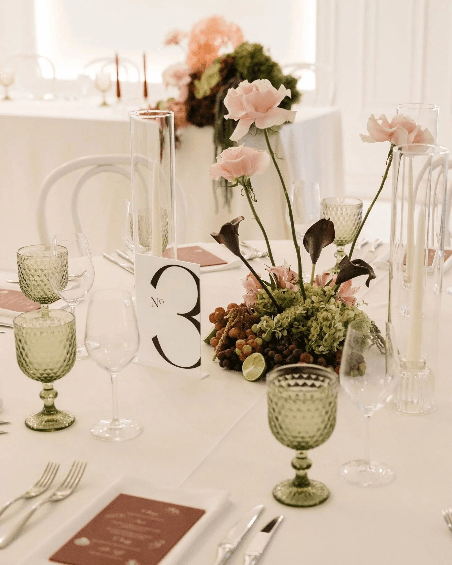 Moments from the Swan Valley Open Day at @cavershamhouse- a colour combination that we ADORE for the romantic but a lil moody couples. Burgundy, olive green and blush pink, accented with grapes and citrus. Fruits picked by yours truly 😉

Photo: @ell