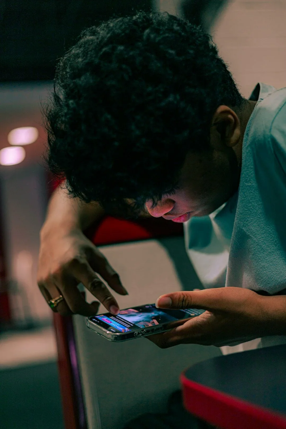 The Benefits of Telehealth Therapy for Teens and Adults