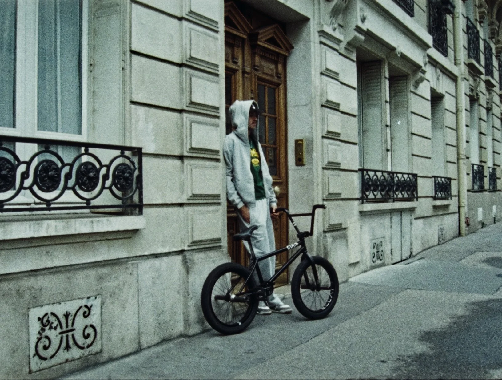 Still 2025-10-08 004353_4.1.1.jpg