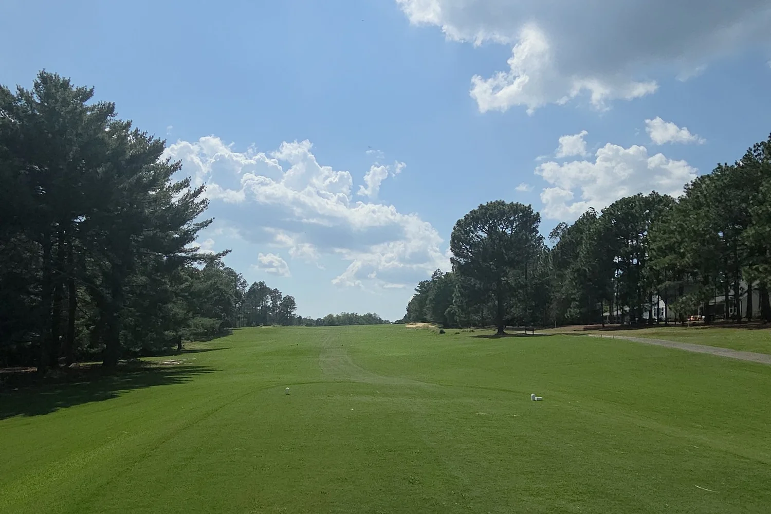Hole 1 seen from the tee