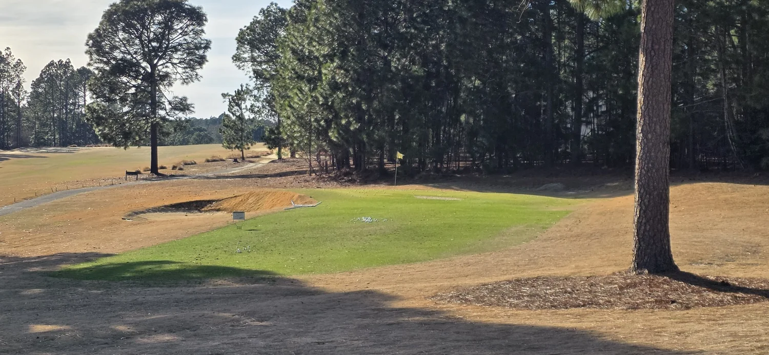 Practice green at Seven Lakes Golf Club