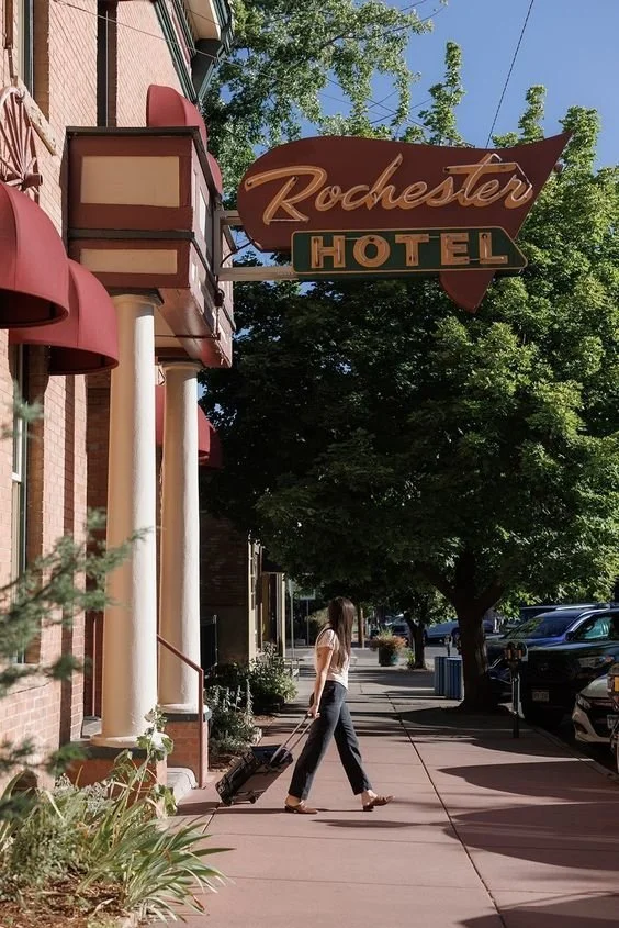 Rochester+Hotel+branding+shoot_Heirlooms+Design_Amanda+Tromp_60b1.jpg