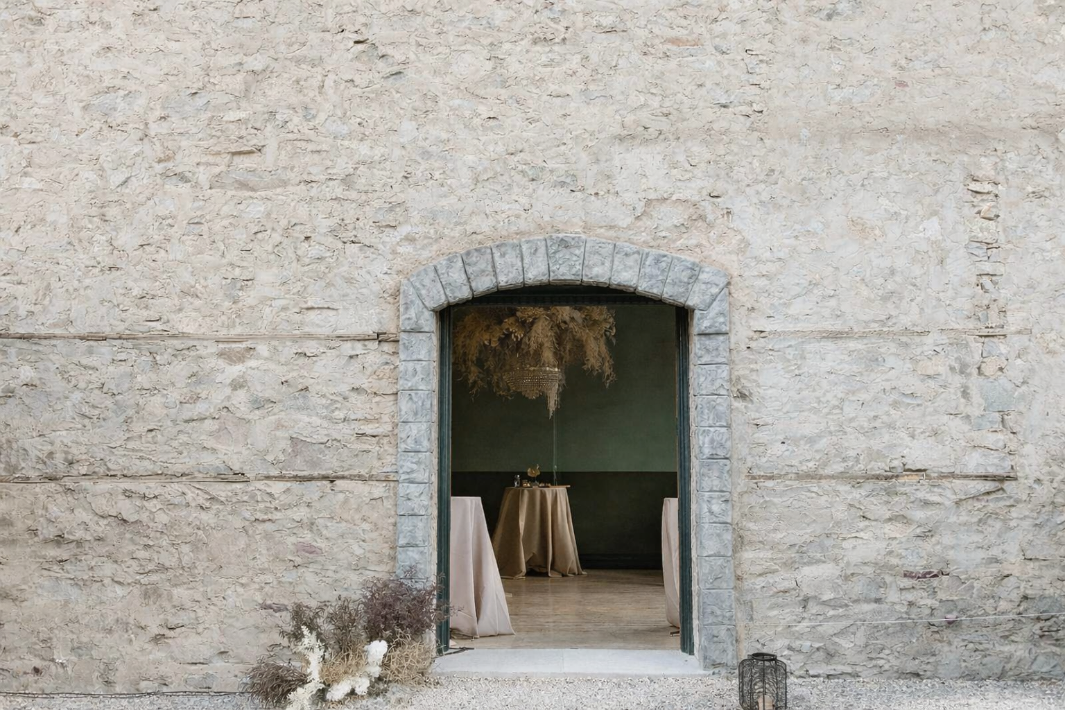 Heirlooms Design_destination colorado mountain wedding.png