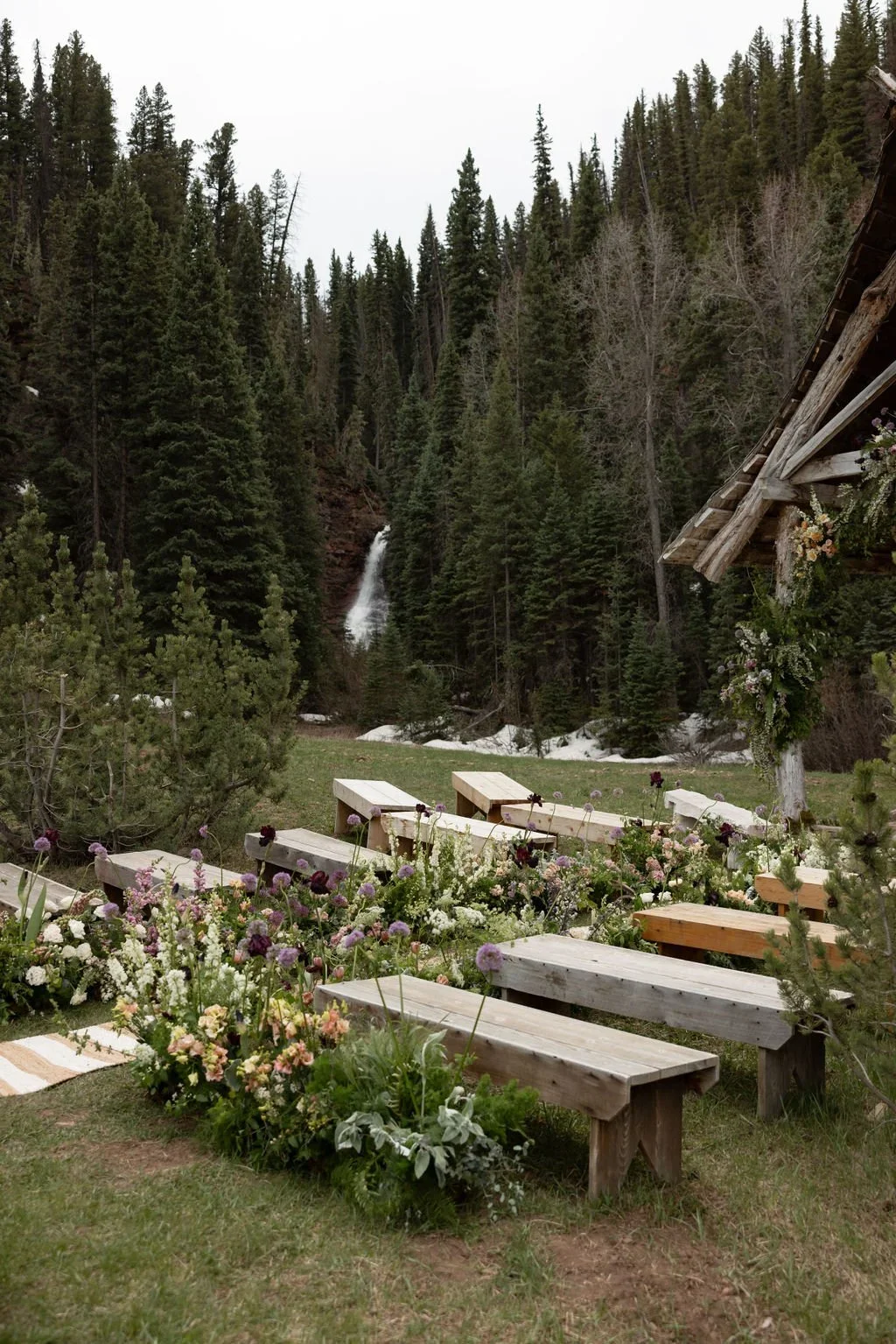 Heirlooms+Design_Dunton+Hot+Springs_Destination+Mountain+Wedding8057.webp