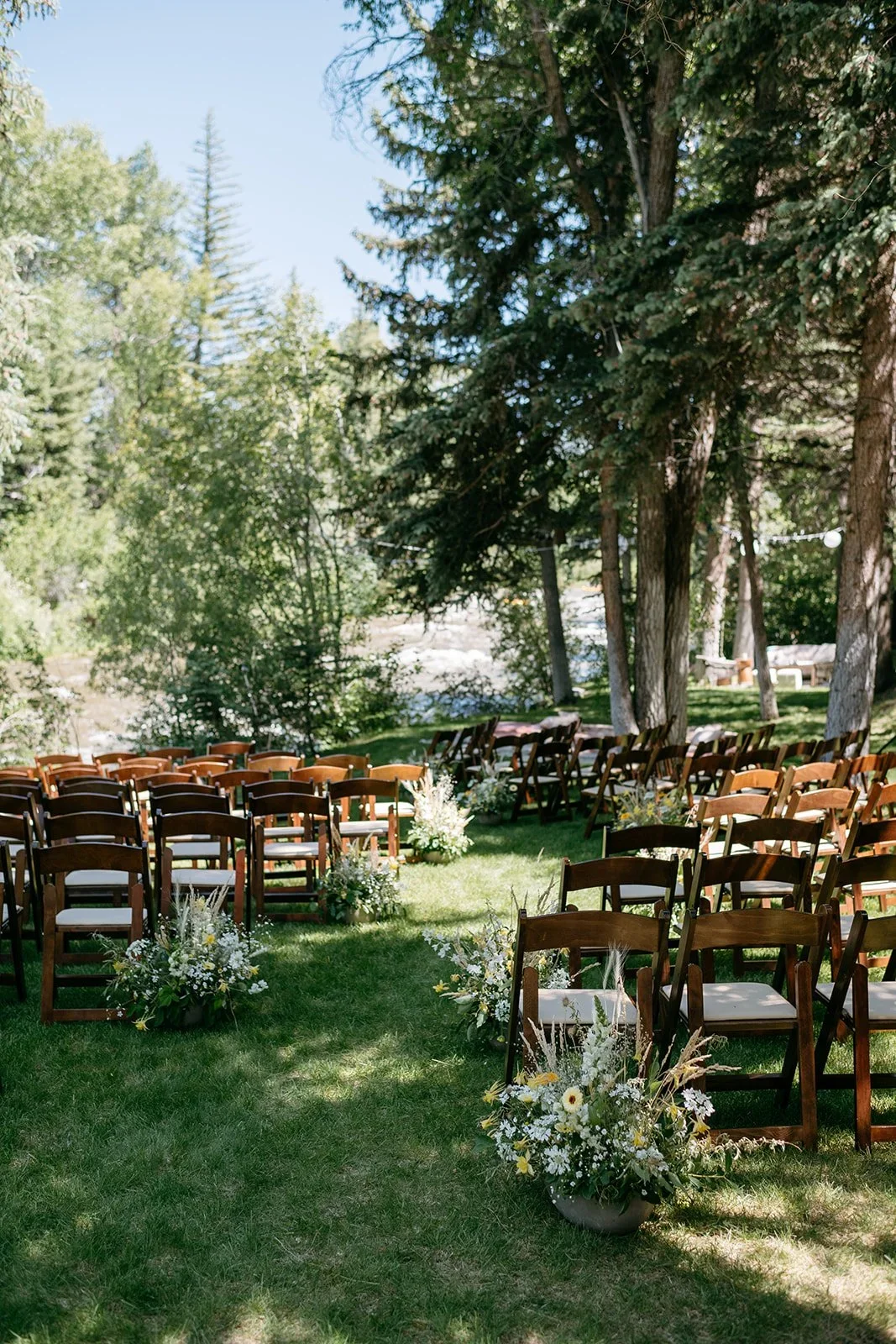 Paula+B+Photo_Heirlooms+Design_destination+wedding-aspen-wedding-ceremony-details.webp