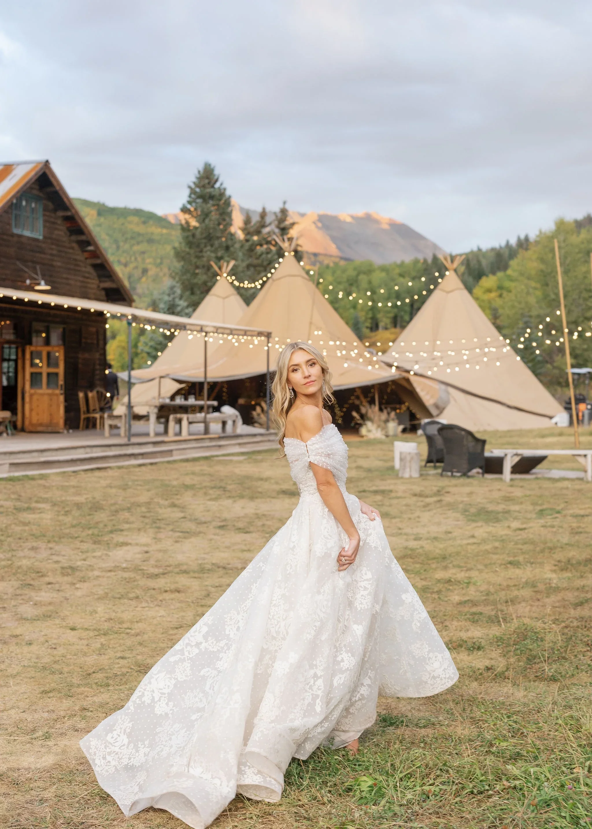 Dunton+Hot+Springs+Destination+Wedding_Heirlooms+Durango_Masha+Golub_photo_by_Masha_Golub(657).webp