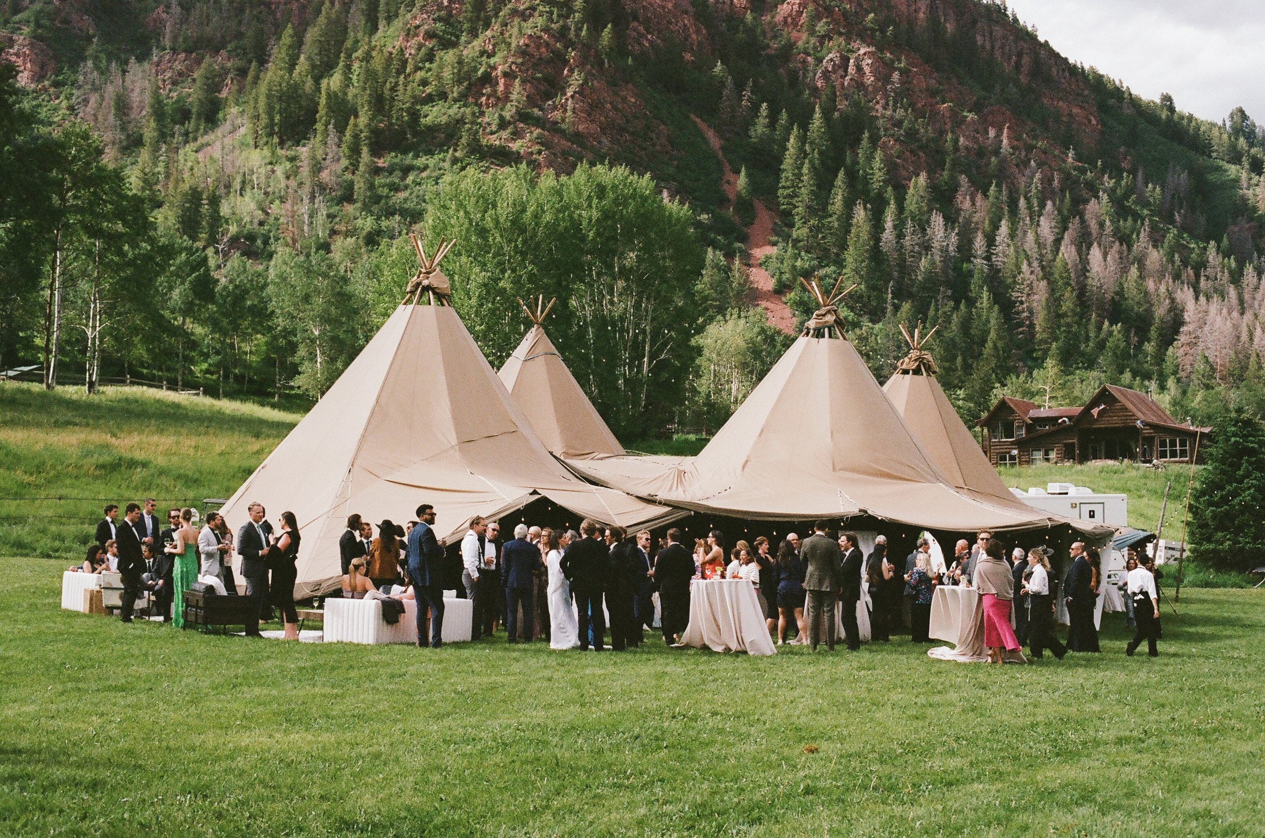 Aspen+Wedding_Heirlooms+Design__EMKStudio-339.jpg
