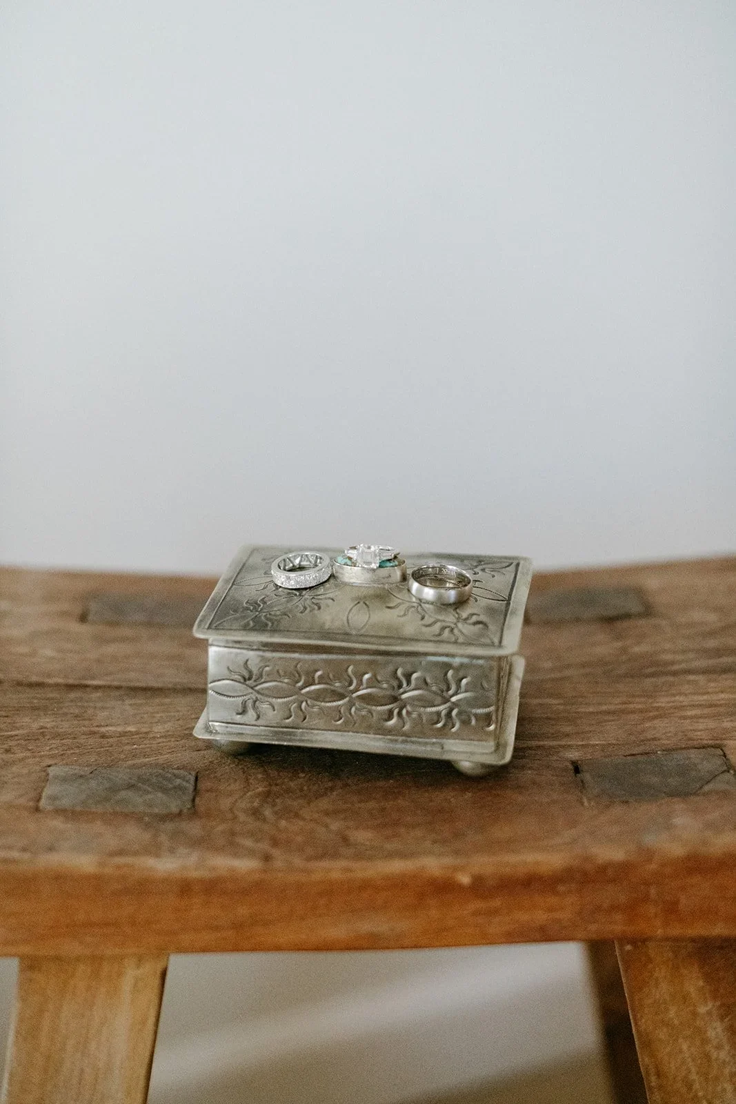 Heirlooms Design_Paula B Photography_Colorado Destination Aspen Wedding-getting-ready-11.webp