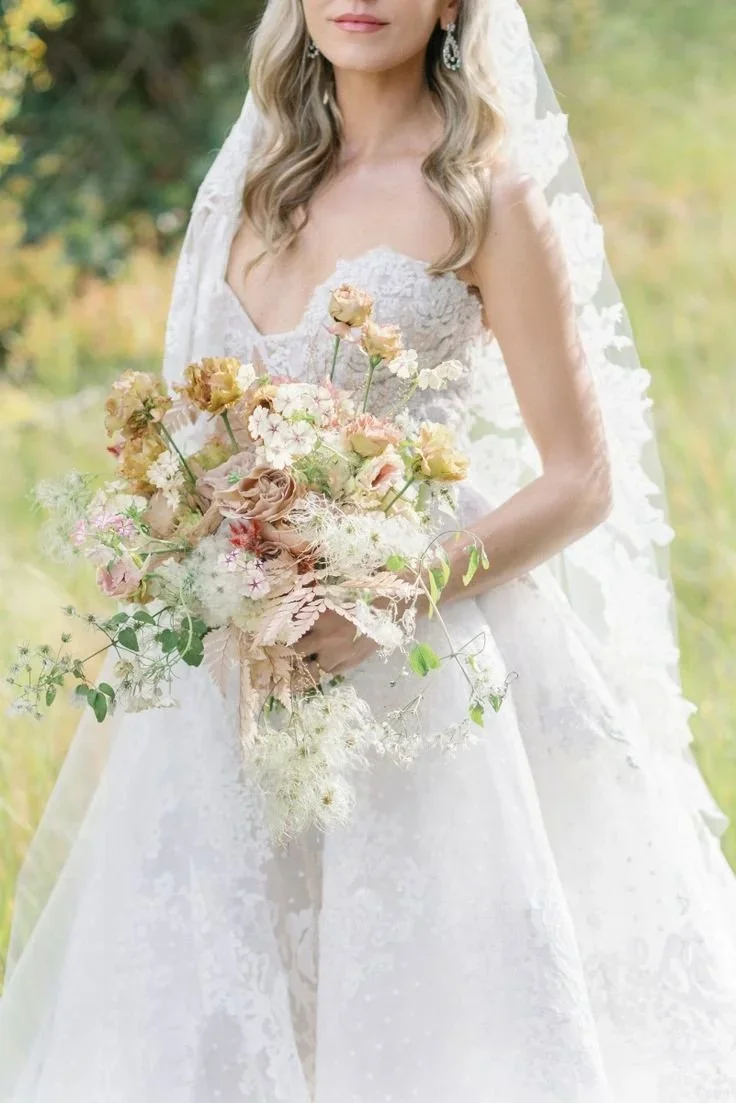 Sarah+Winward_Dunton+Hot+Springs_Heirlooms+Design_bouquet.webp