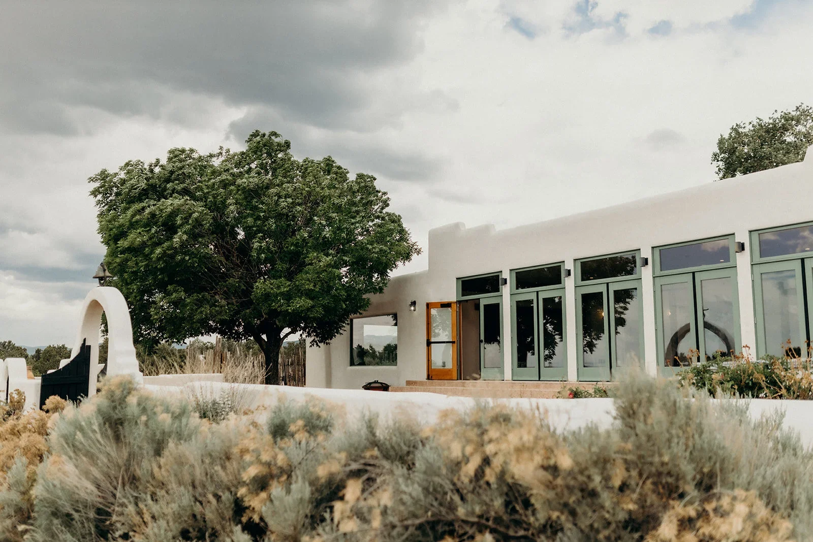 Heirlooms Design_The Stakeout Taos002_destination wedding.webp