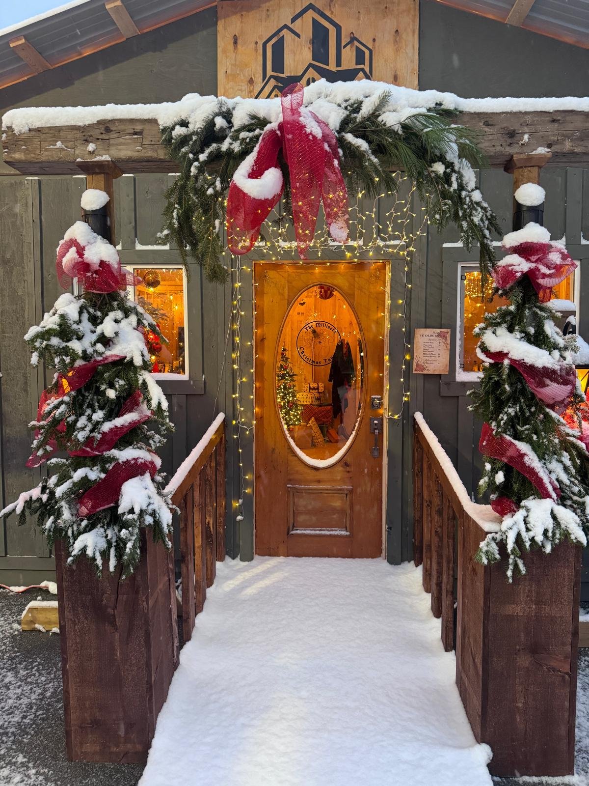 Christmas Tavern at Christmas on the Bay