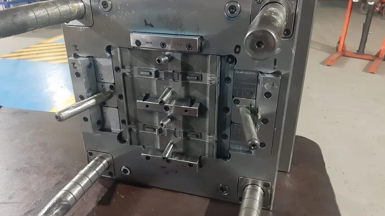 Plastic Injection  Mould