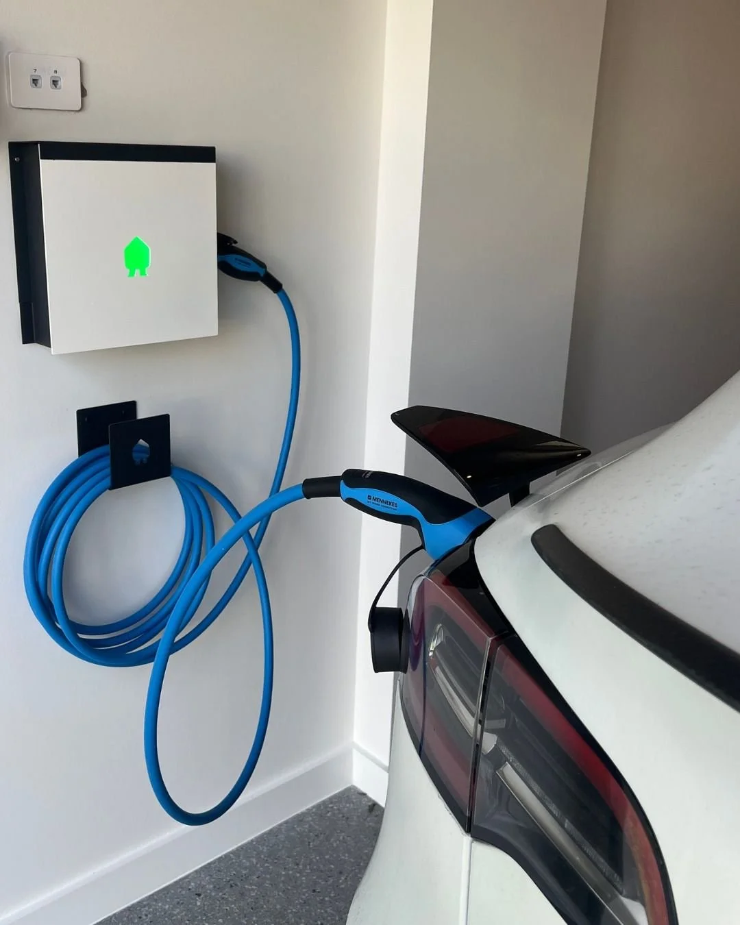 Instalación de puntos de recarga para vehículos eléctricos.