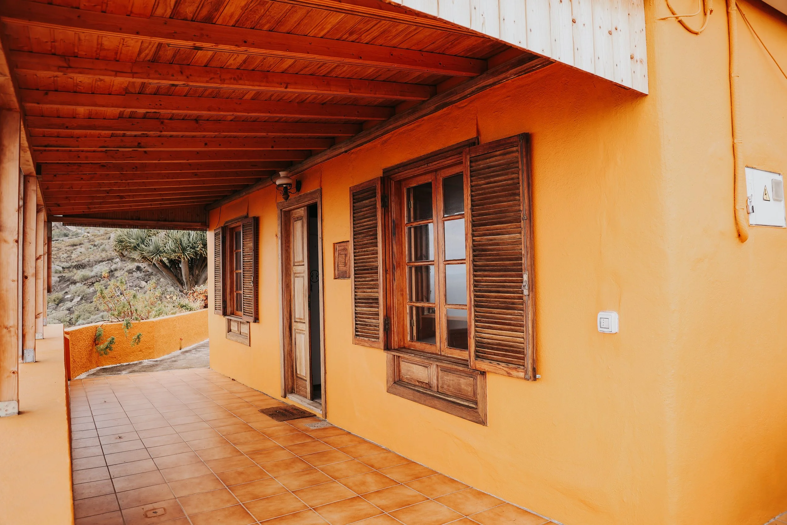 YAIZA CASTILLO - 2025-11.jpg