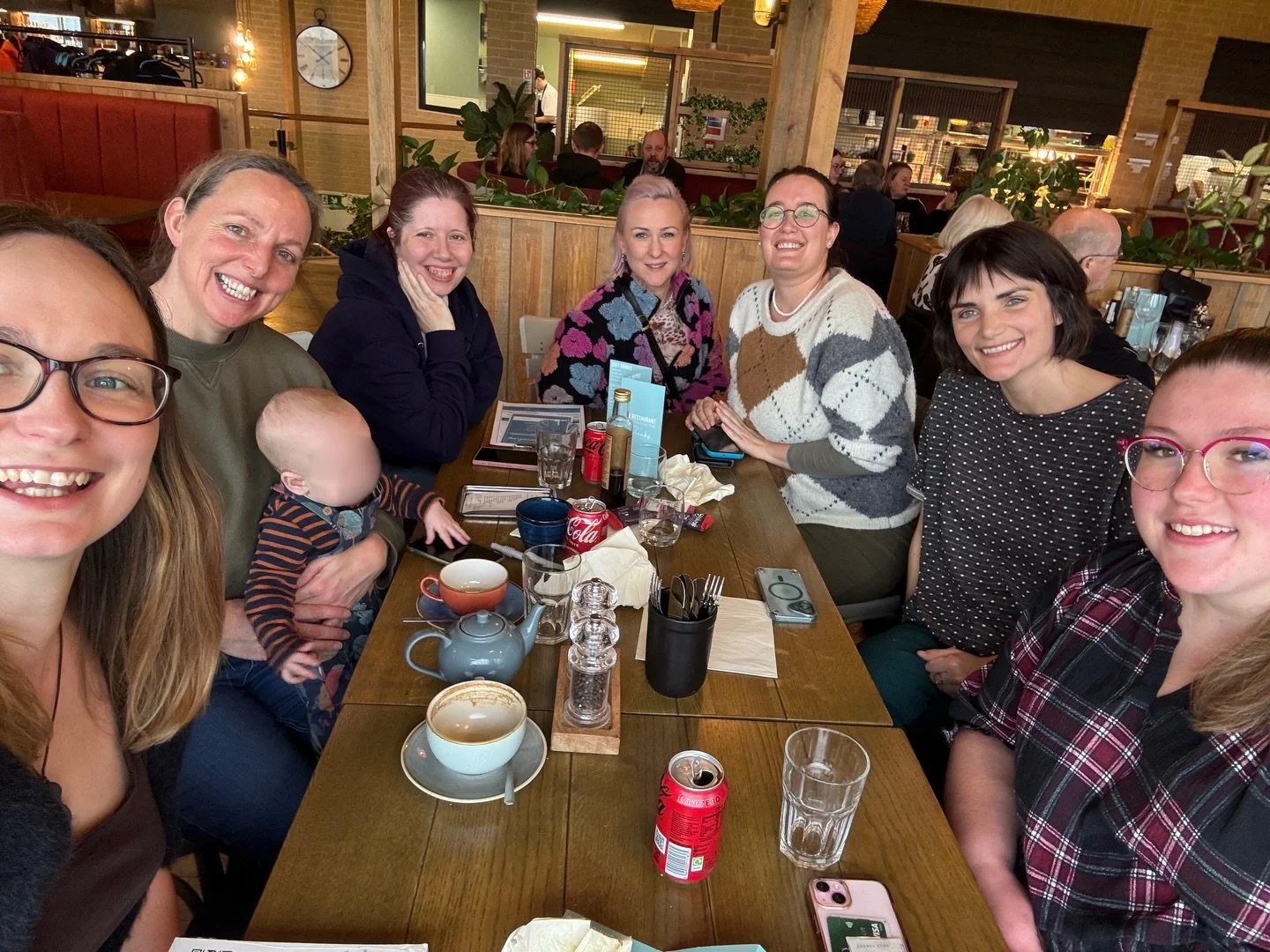 Gorgeous lunch and catch up today with some lovely independent midwives (and the gate-crashing 👶🏼 )❤️ 

Supporting each other in this work is so important, and there&rsquo;s nothing better than getting together for lunch and talking all things birt