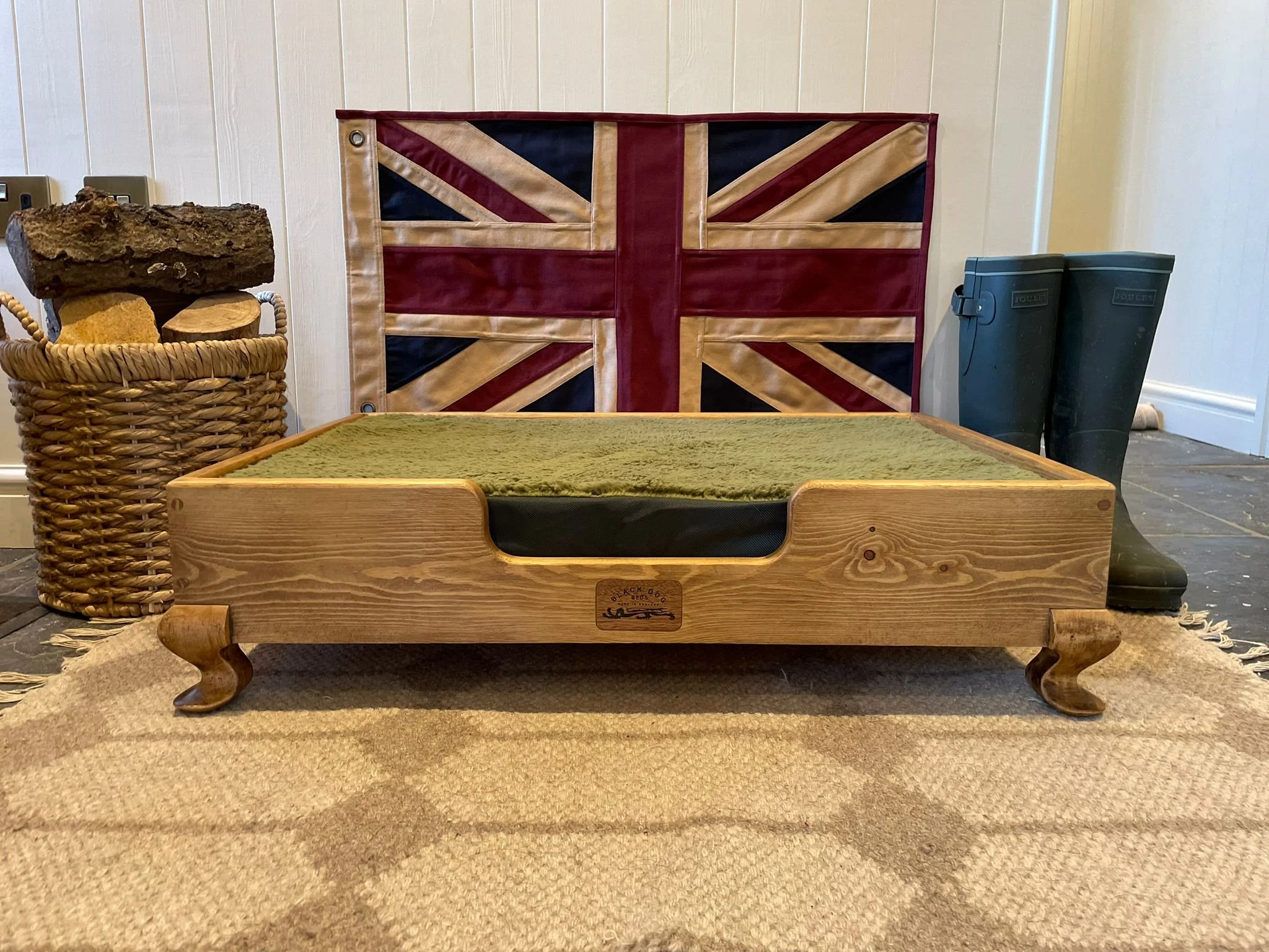 "Duke" pine frame finished in dark.