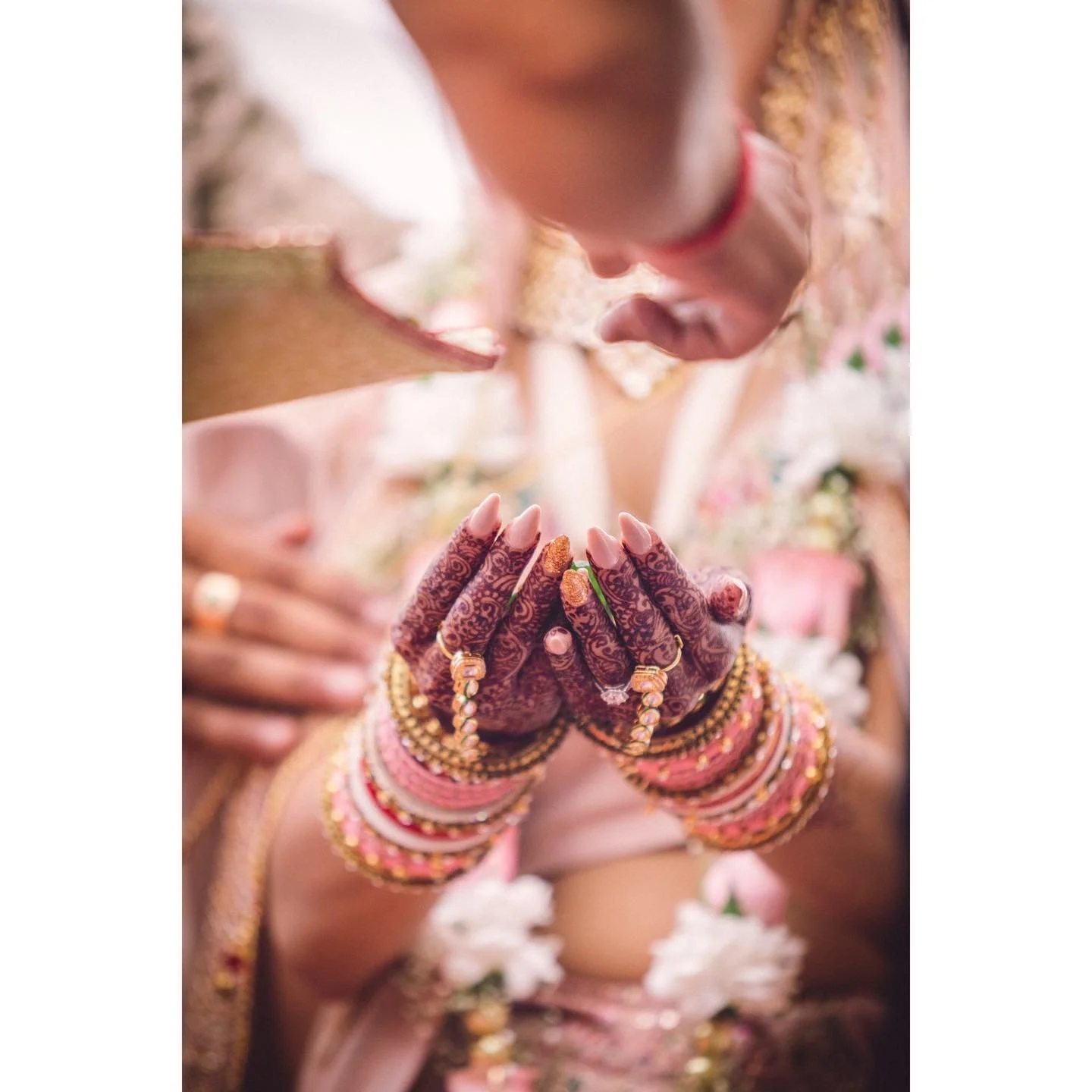Bridal henna ✨⁣
⁣
⁣
⁣
⁣
#henna #bridalhenna #zambeziriver #victoriafalls
