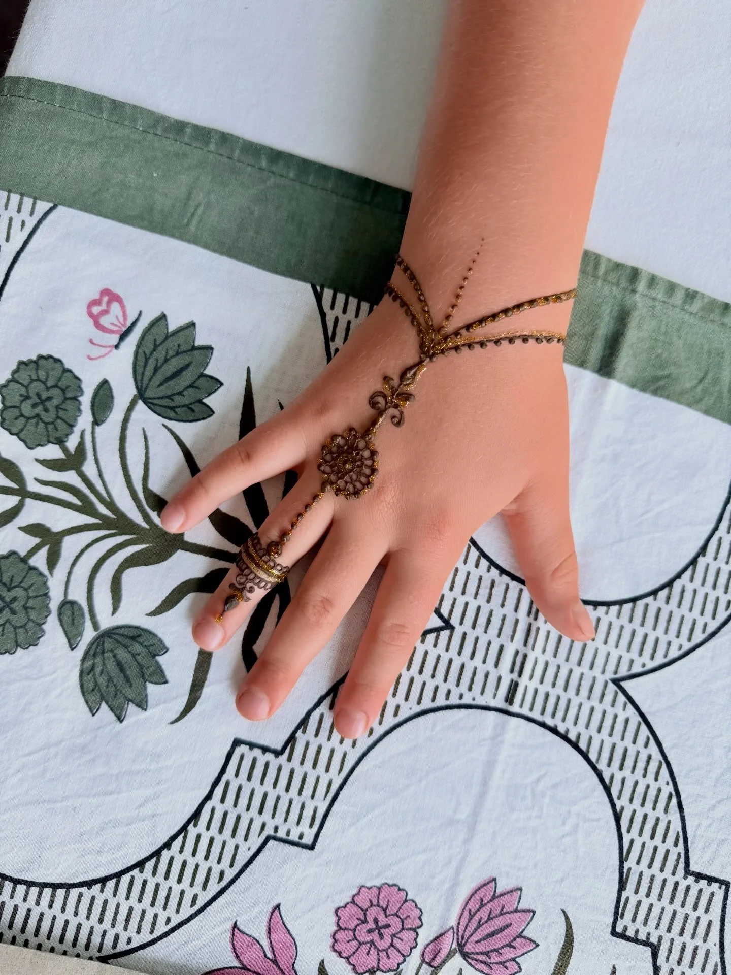 Henna at the Stables 🌸

_____
#henna #hennainspiration #hennainspire #hennadesigns #hennalove