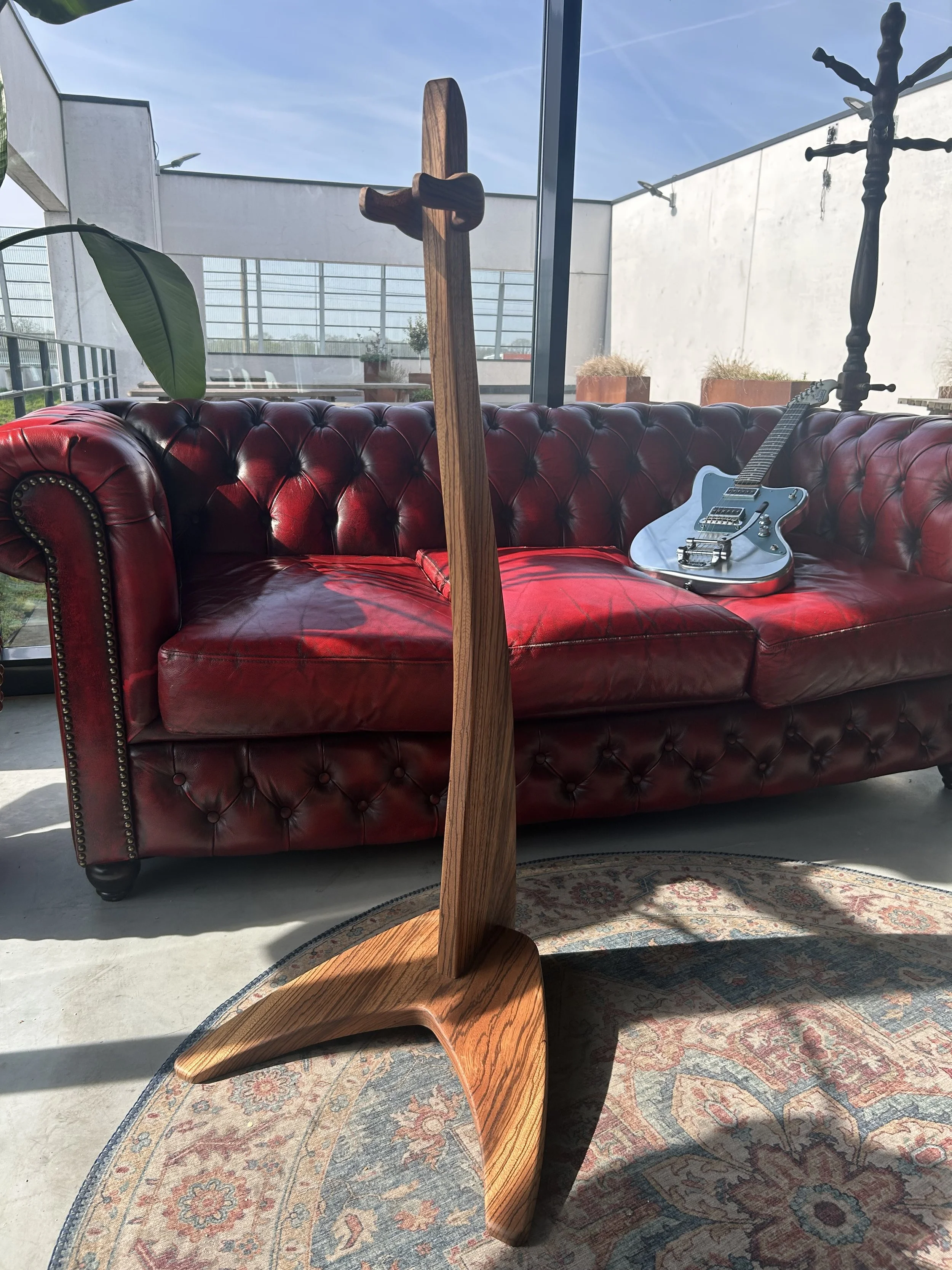Habibi Guitar Stand