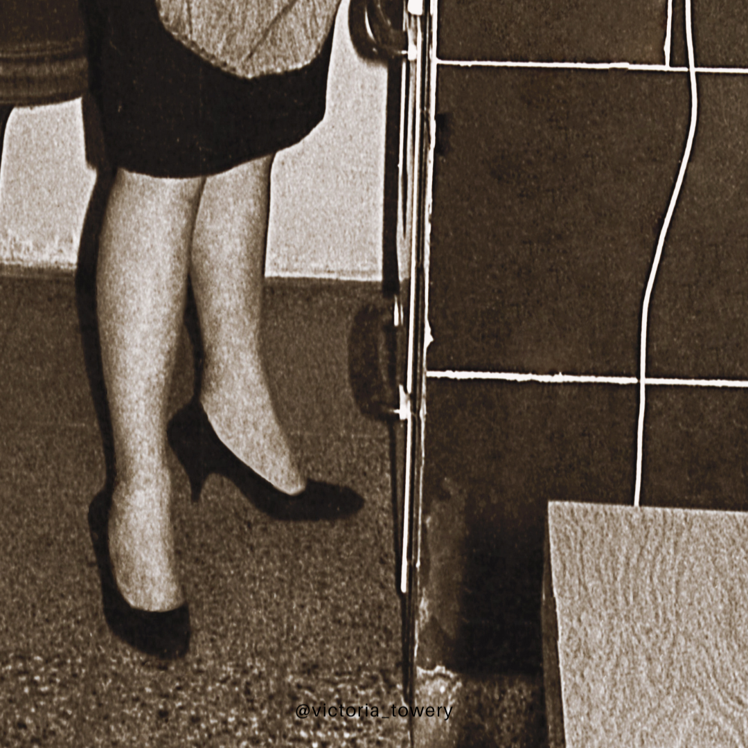 The Anxious–Avoidant Sexual Spiral (And Why It Feels So Intense)