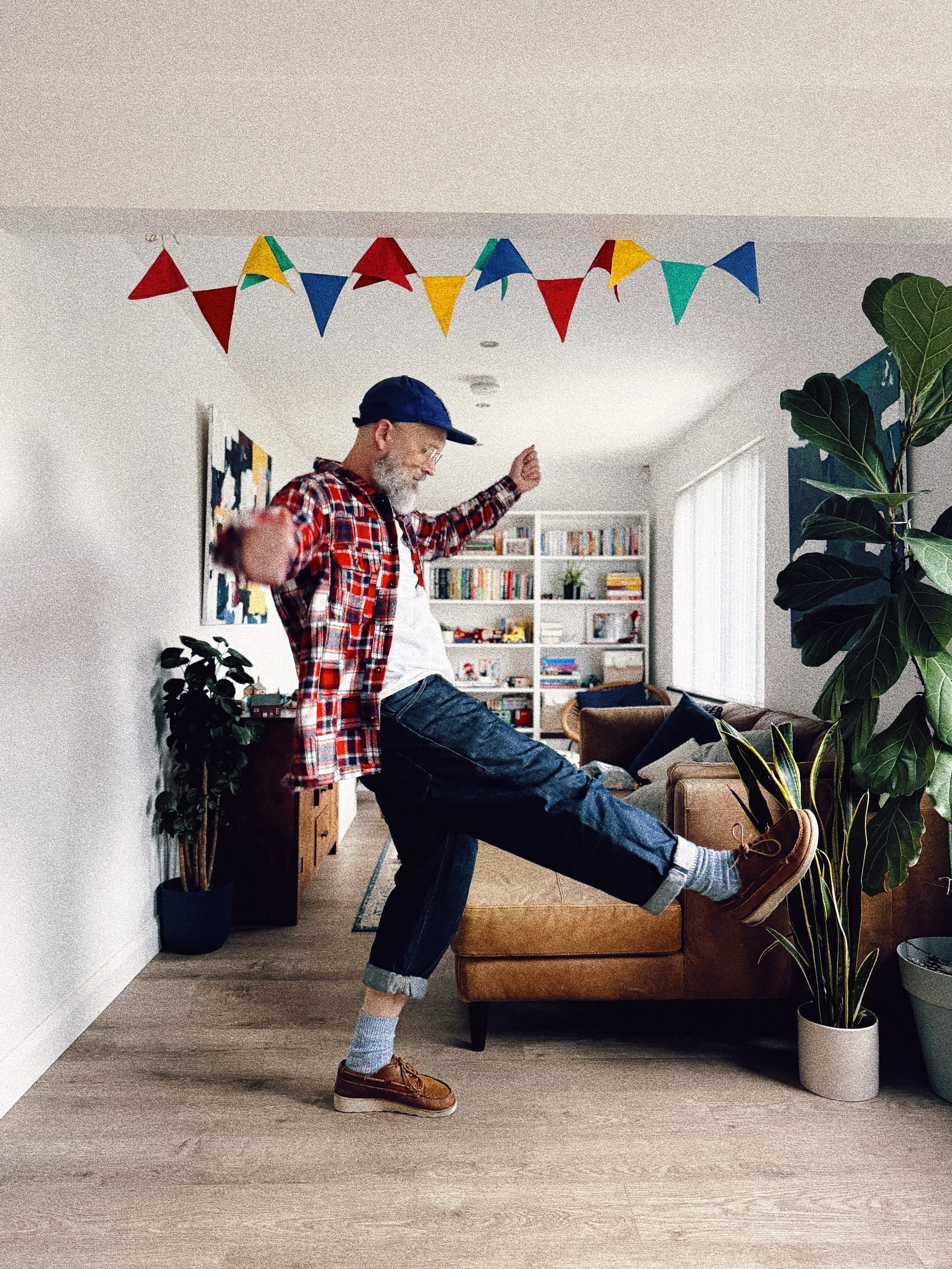 Four day weekend for the boy&hellip; art projects, retro Nintendo gaming, lots of bricked phone&hellip; more coffee. 

Shoes @zardus_shoes 
Socks @seasaltcornwall 
Jeans @hiutdenim 
Shirt + hat @universal_works 
Frames @cubitts