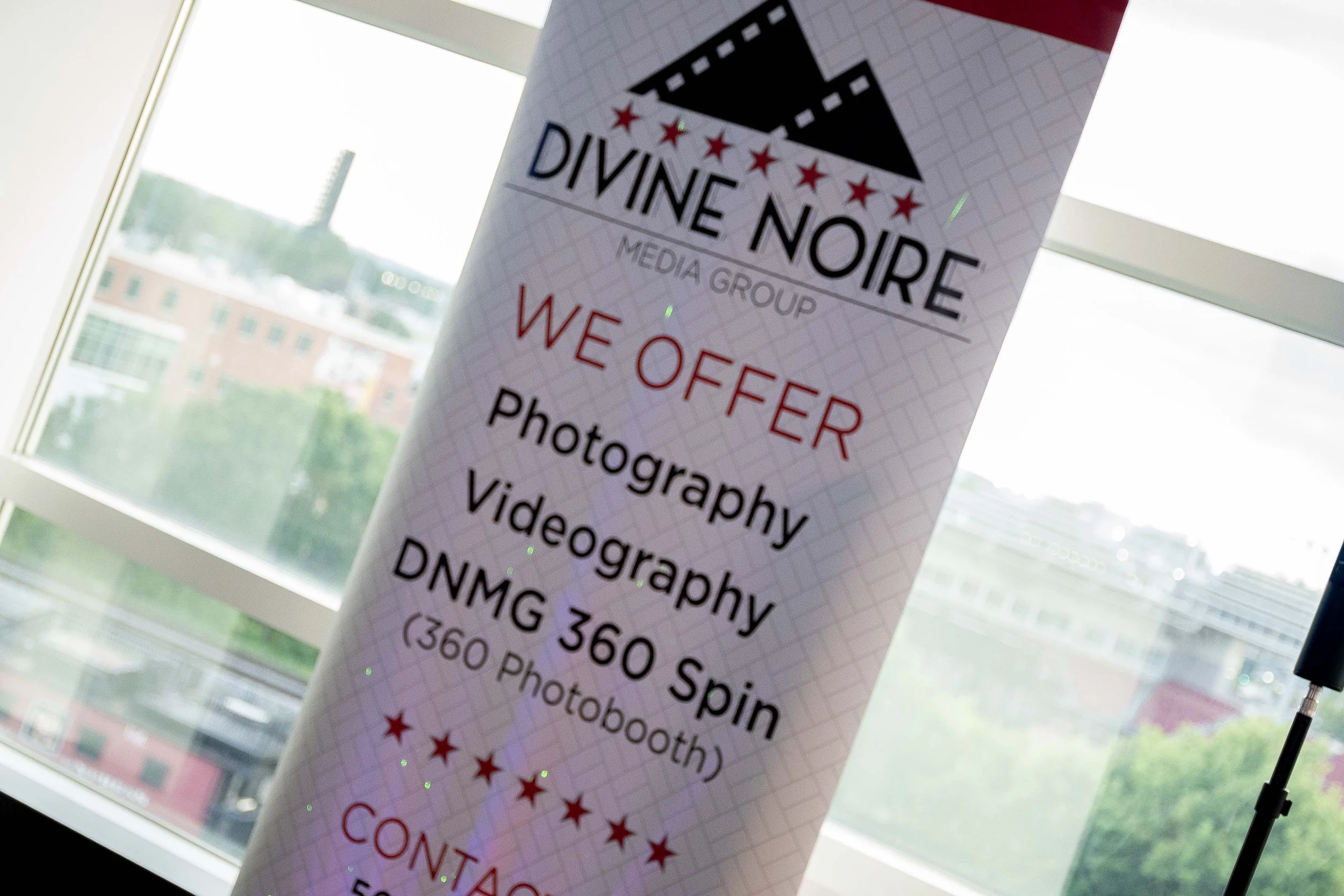 STARS PACKAGE - DNMG 360 SPIN PHOTOBOOTH RENTAL