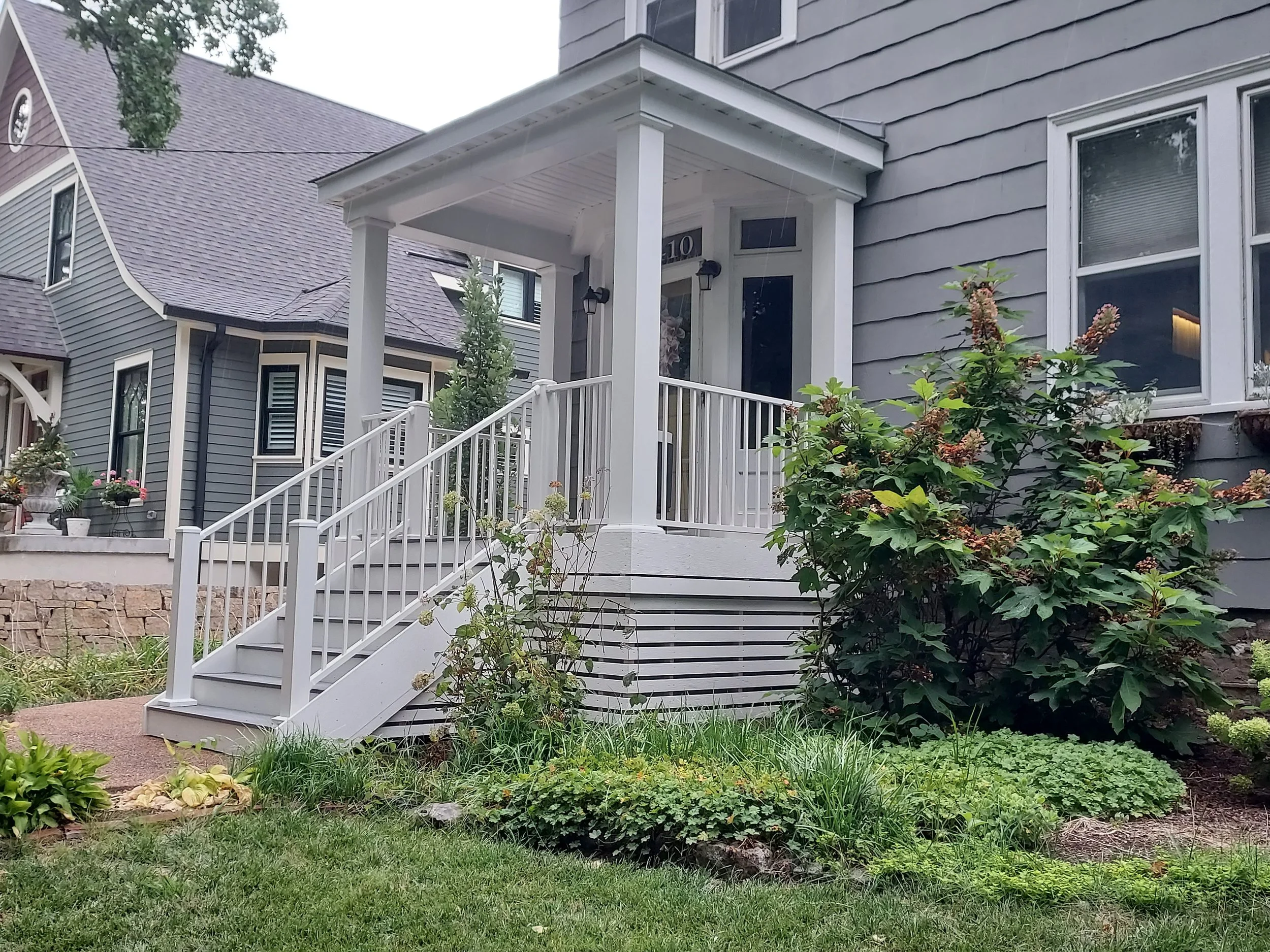 Webstore Groves portico