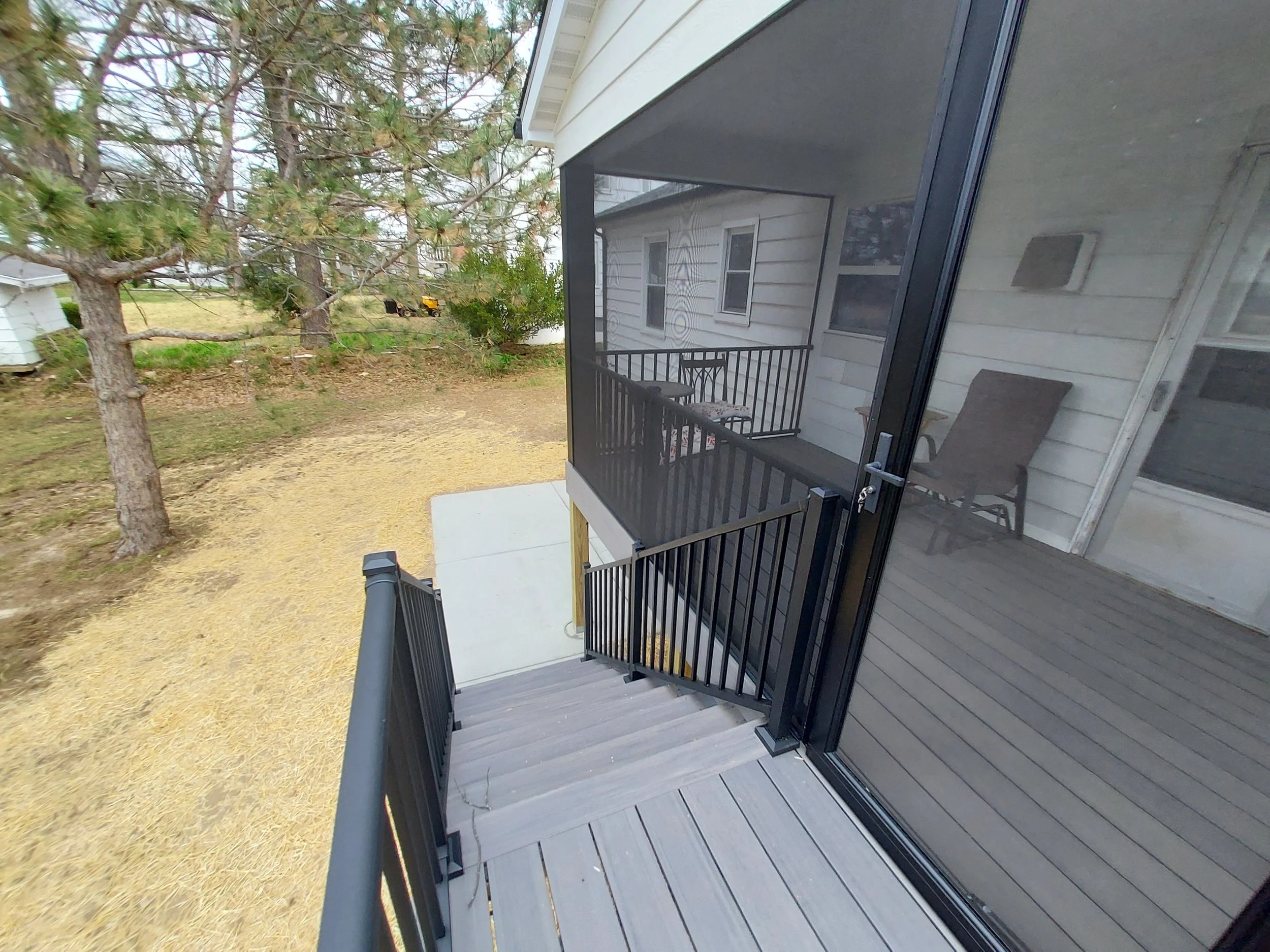 St. Louis Screened-in covered Deck