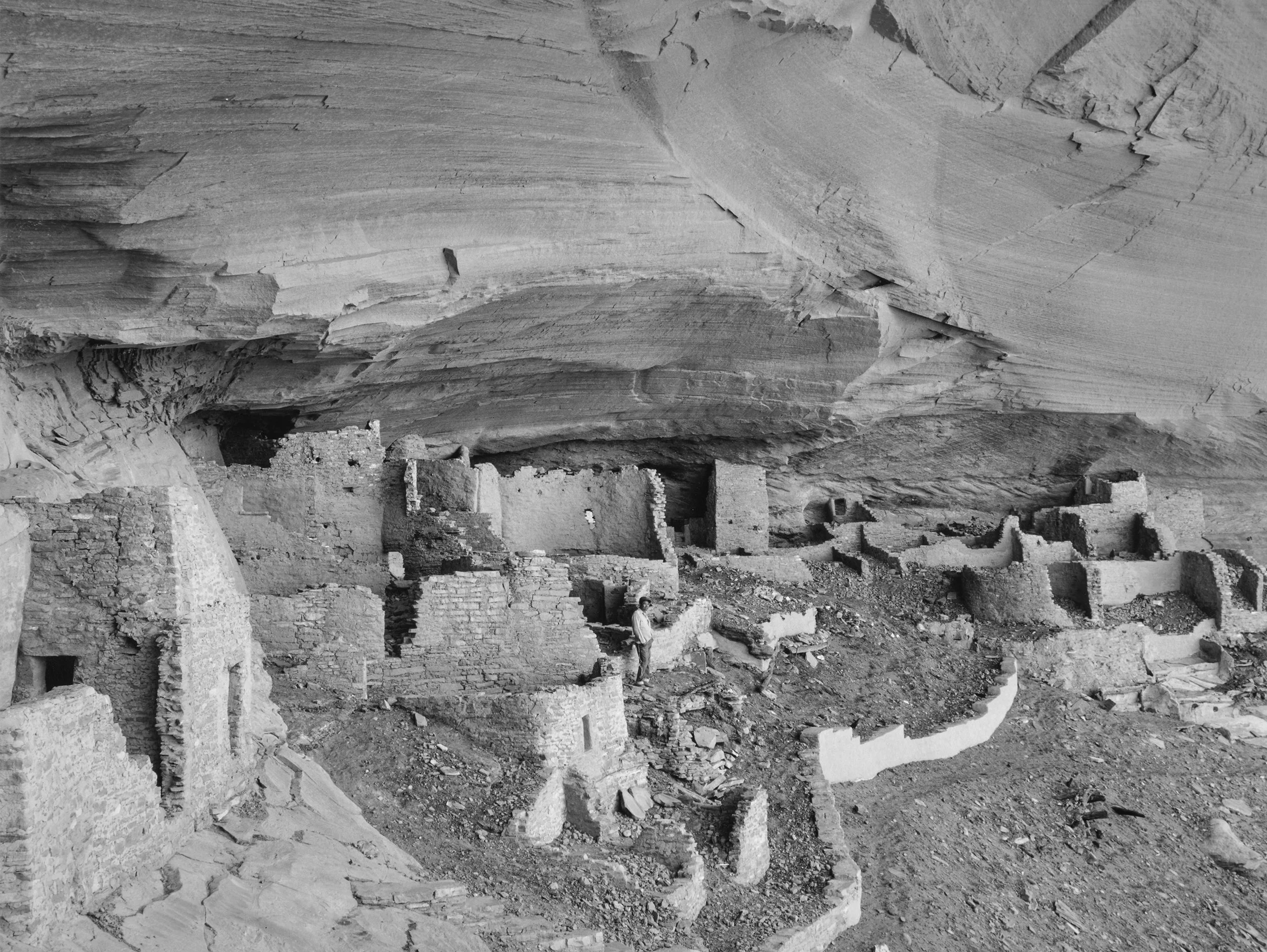 Mark Klett for the Rephotographic Survey Project, 1978. Mummy Cave Ruins, Canyon del Muerto, Canyon de Chelly National Monument, Ariz.