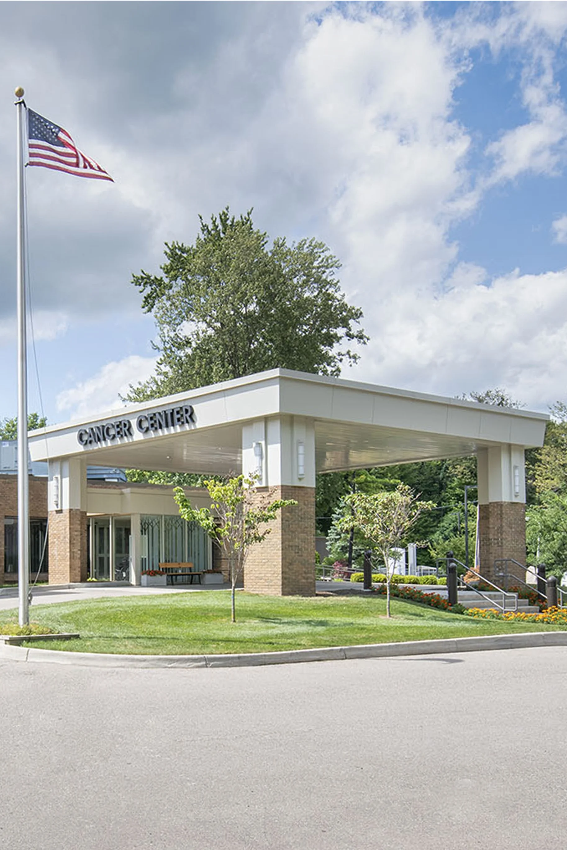 Exterior entryway to Chelsea Cancer Center Ann Arbor Marketing Agency