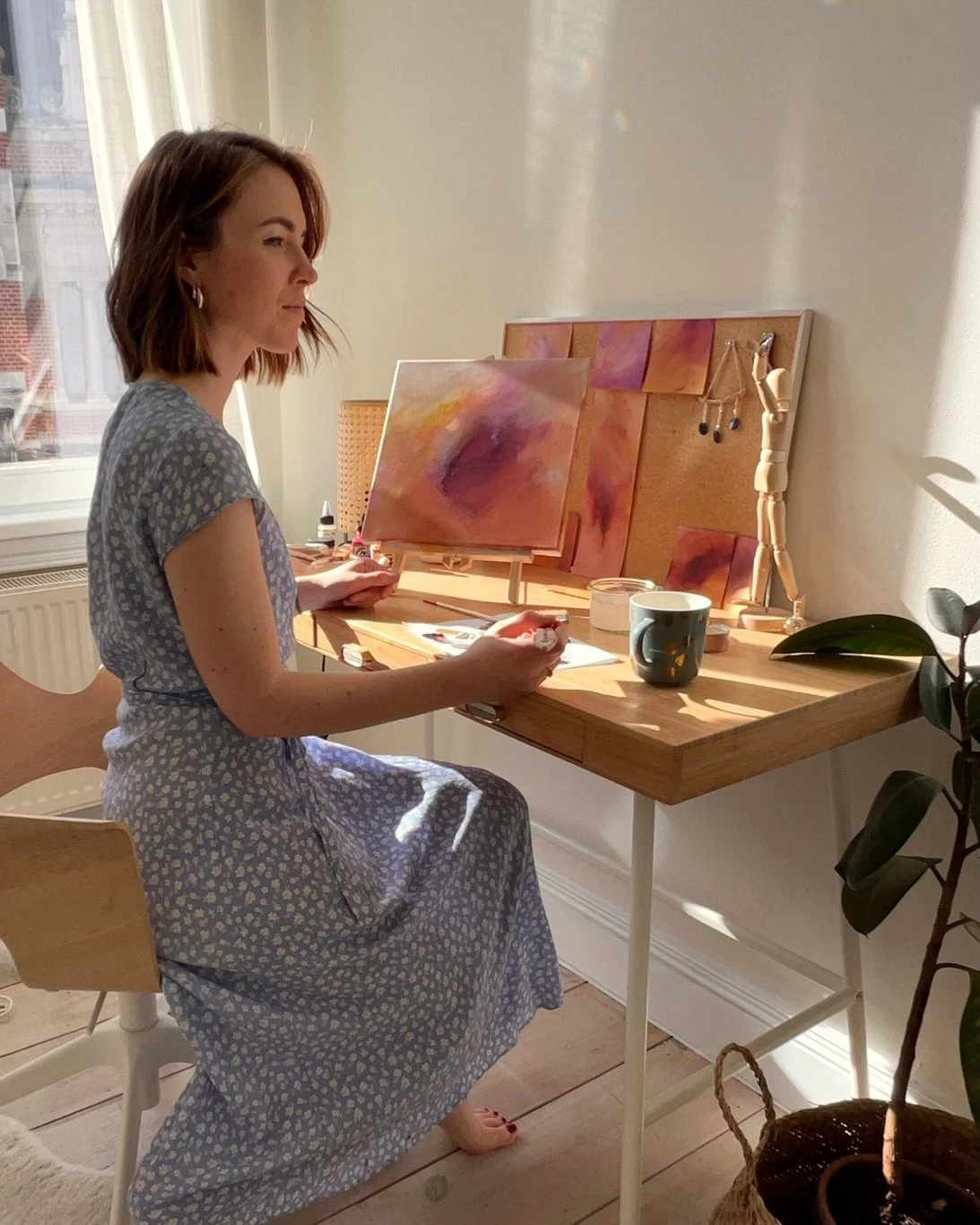 New chapter
.
After the past few weeks spent moving and repainting everything white, I find myself facing a blank canvas.
And what a joy it is to play with color again. 
.
.
I wonder to what extent the place we live in influences our creations. Time 