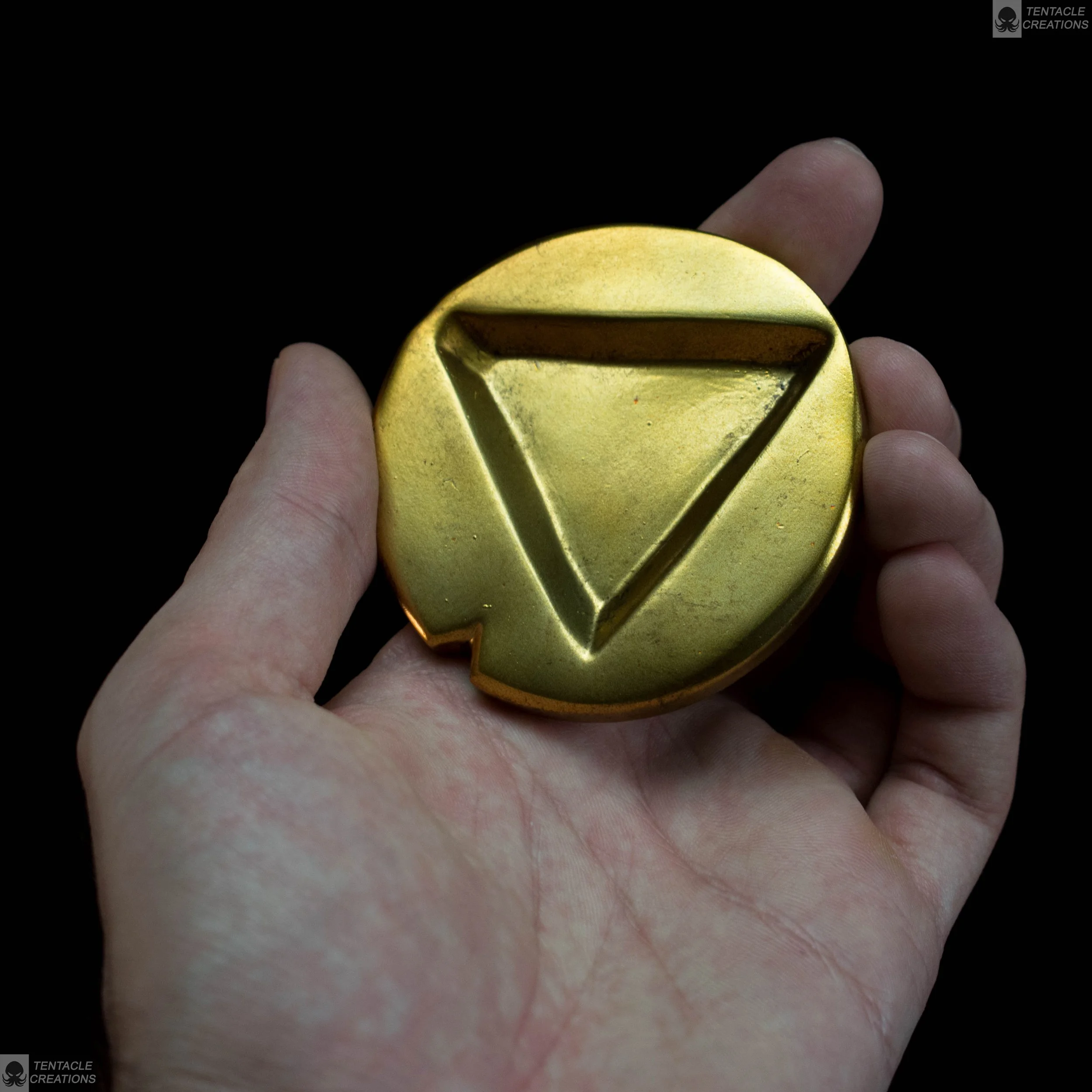 Gold Hoarder coin / pin  Inspired by Sea of Thieves