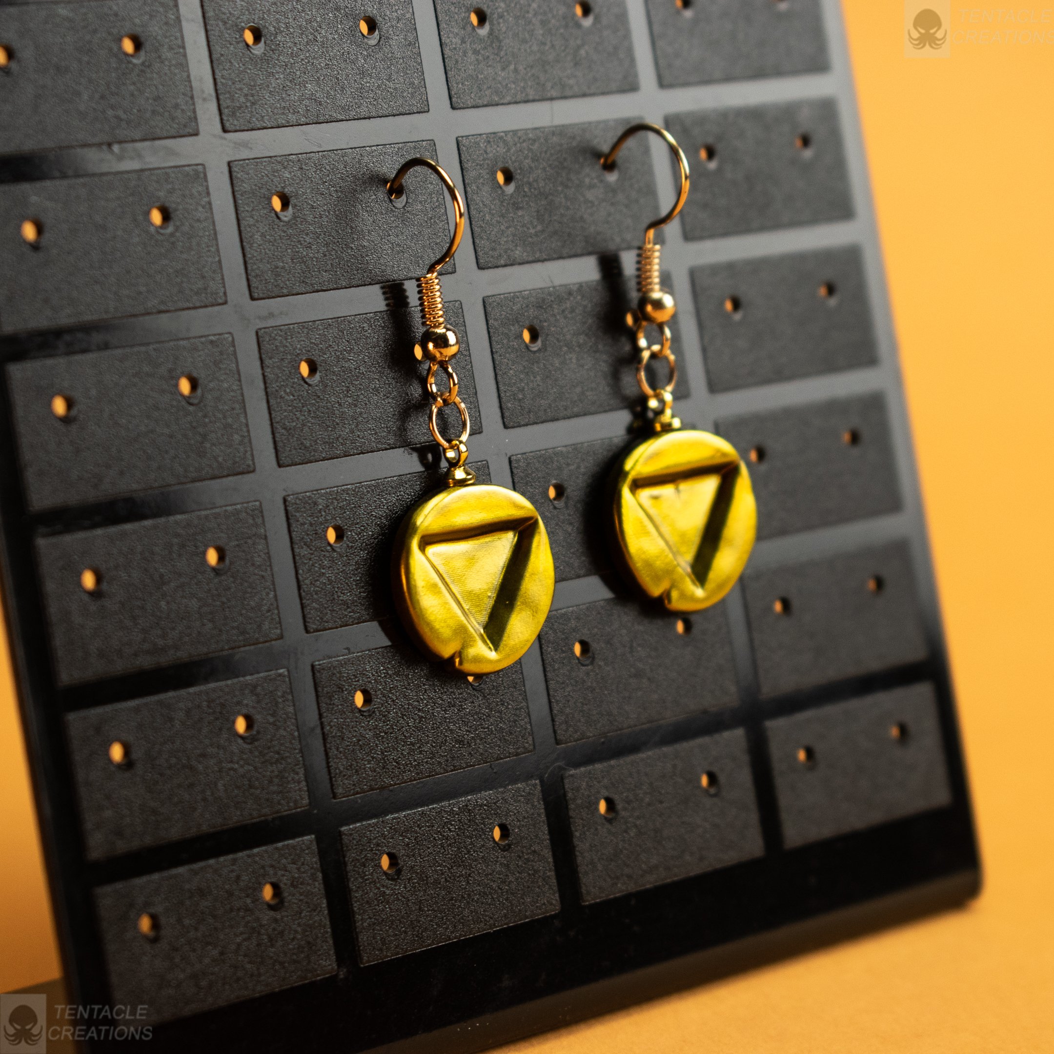 Gold Hoarder earrings Inspired by Sea of Thieves
