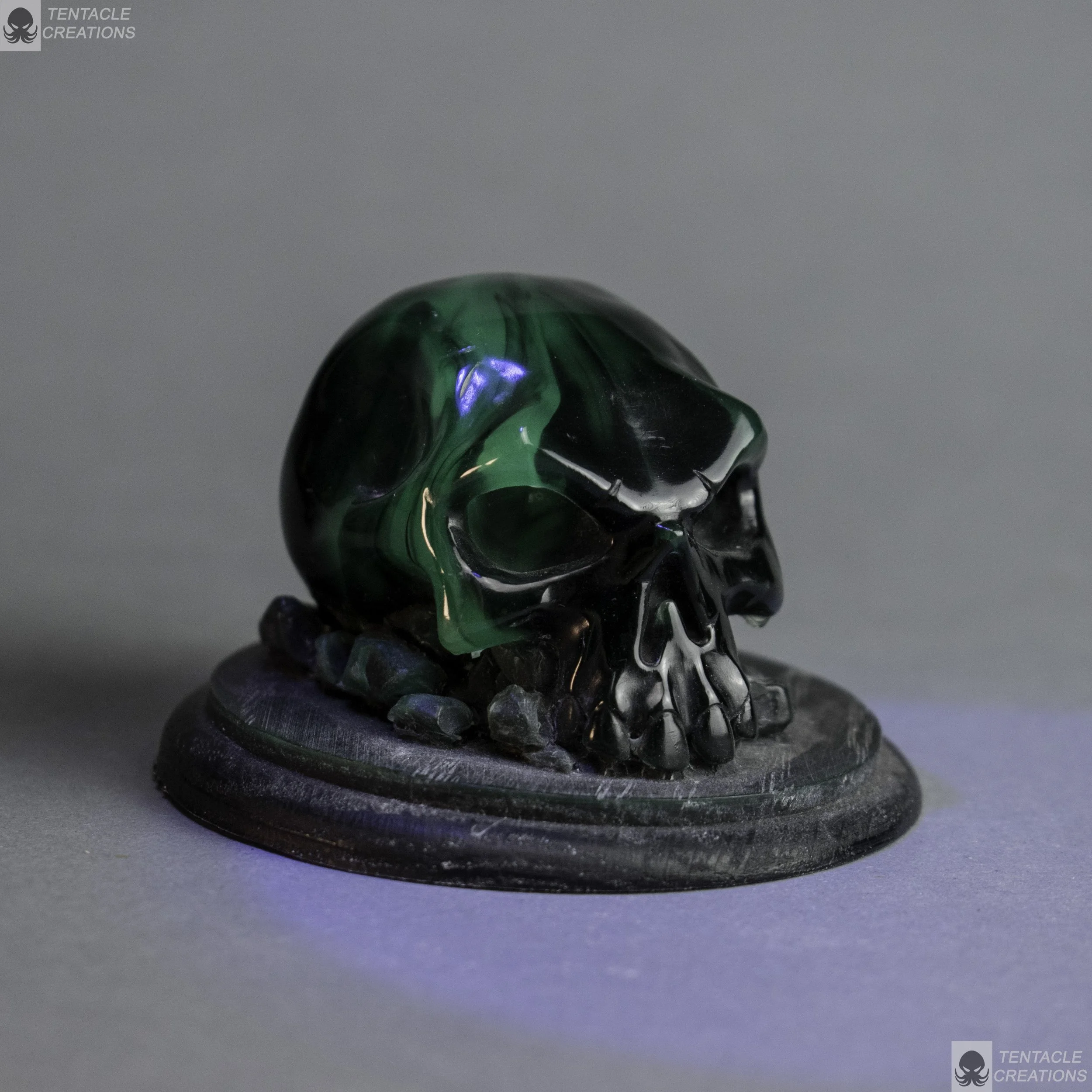 Green x Black Crystal Mini Skull Sculpture Inspired by Sea of Thieves