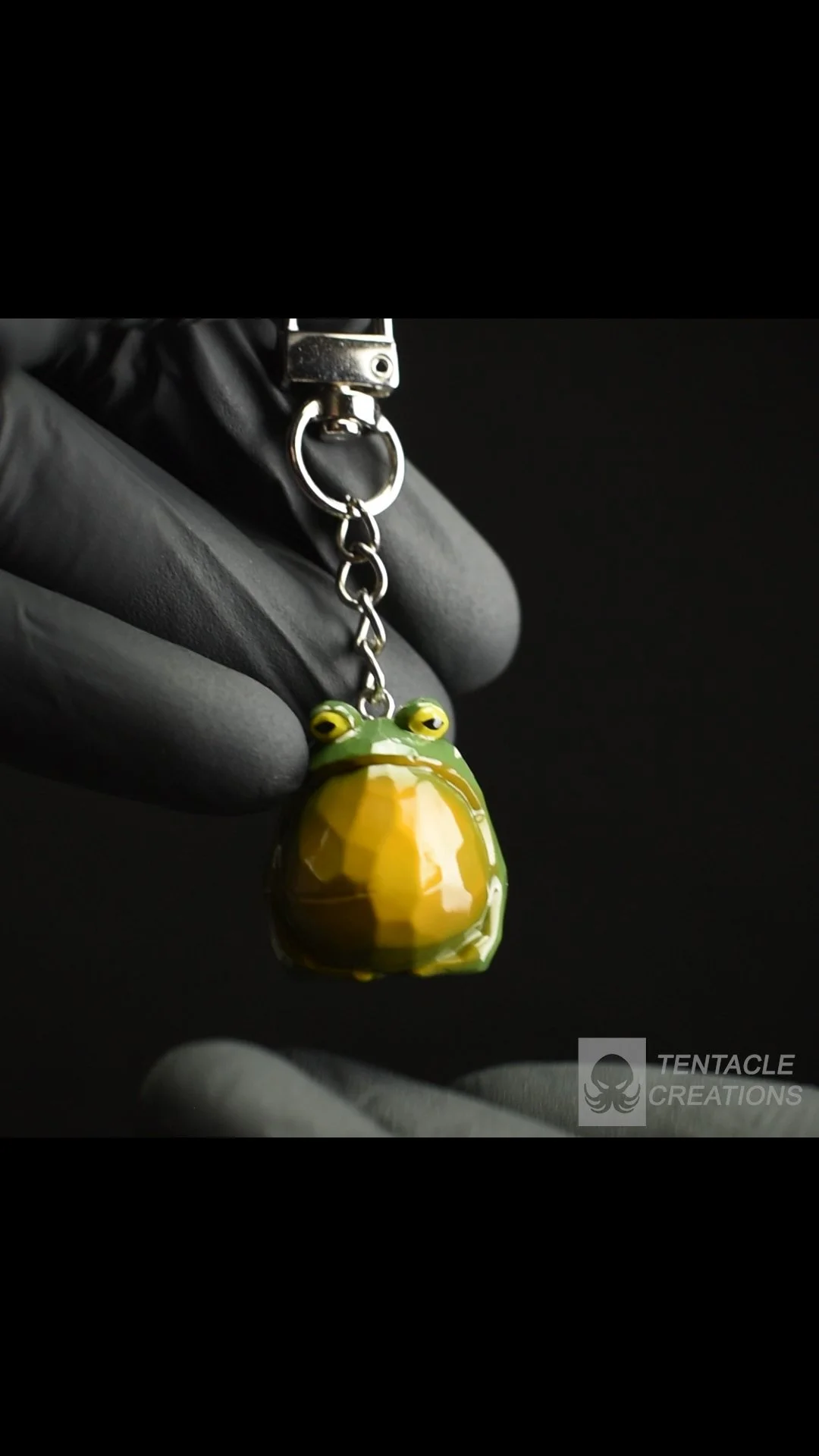 Frorb froggy keychain - green, gold and chrome! Inspired by Sea of Thieves
