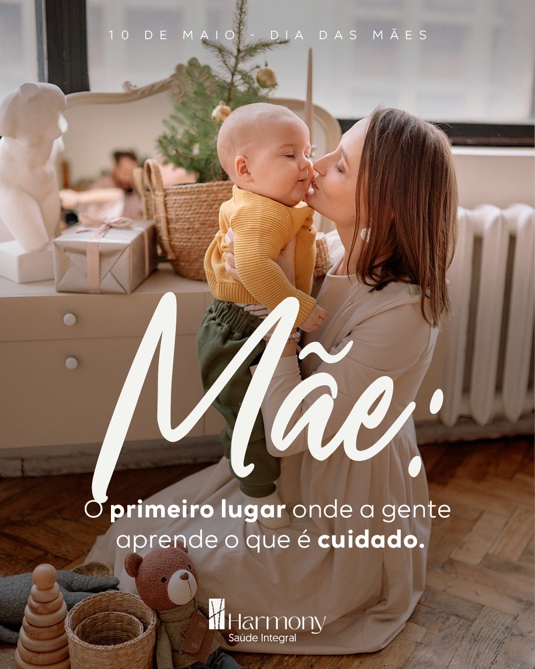 Antes de qualquer caminho, existe um colo.

Antes de qualquer conquista, existe quem ensinou, apoiou e acreditou.

Hoje &eacute; dia de reconhecer quem sempre esteve ali por todos n&oacute;s, com sua presen&ccedil;a, cuidado e amor.

A Harmony Sa&uac