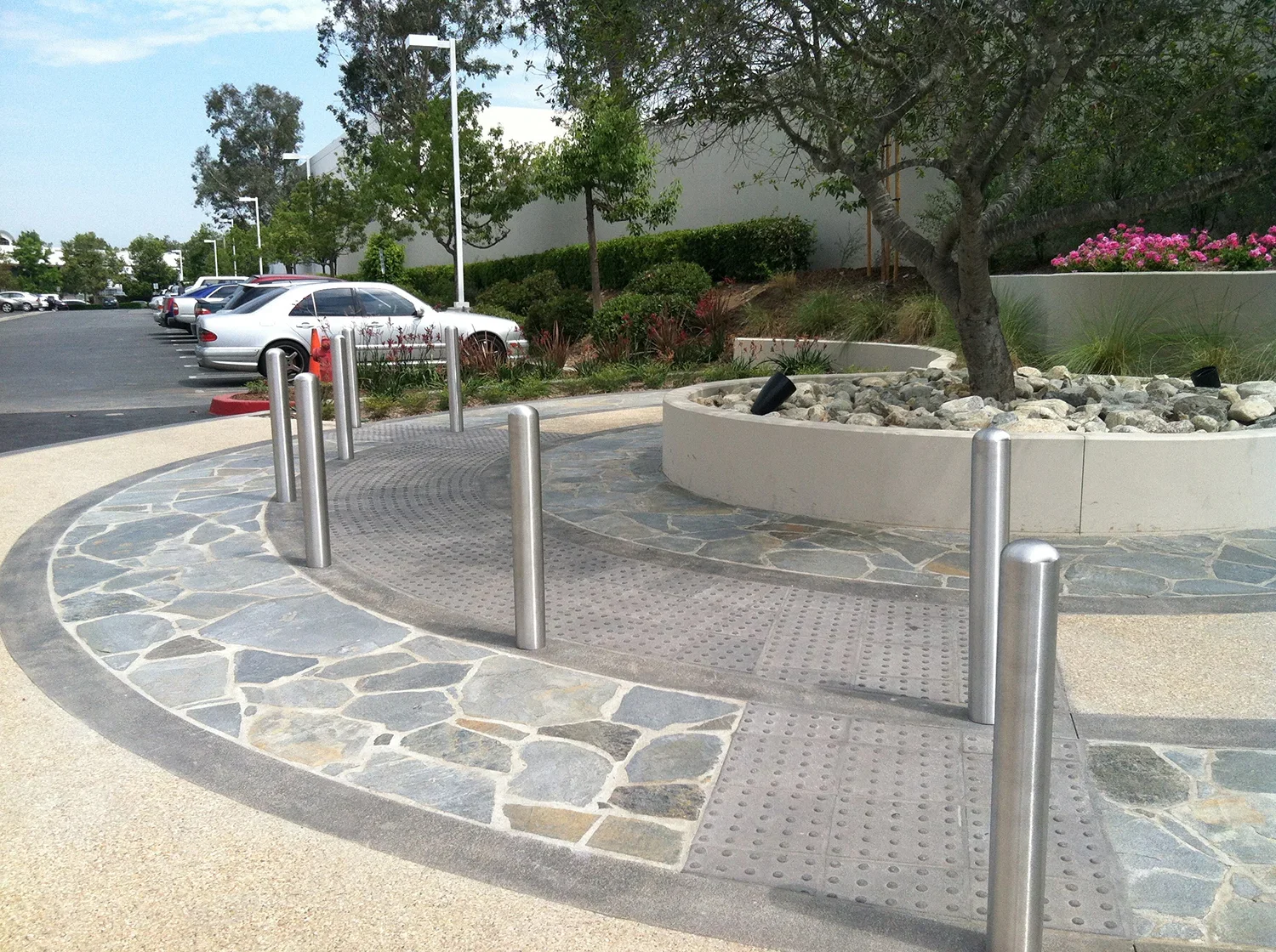 AM-oak+entry+planter+2.webp