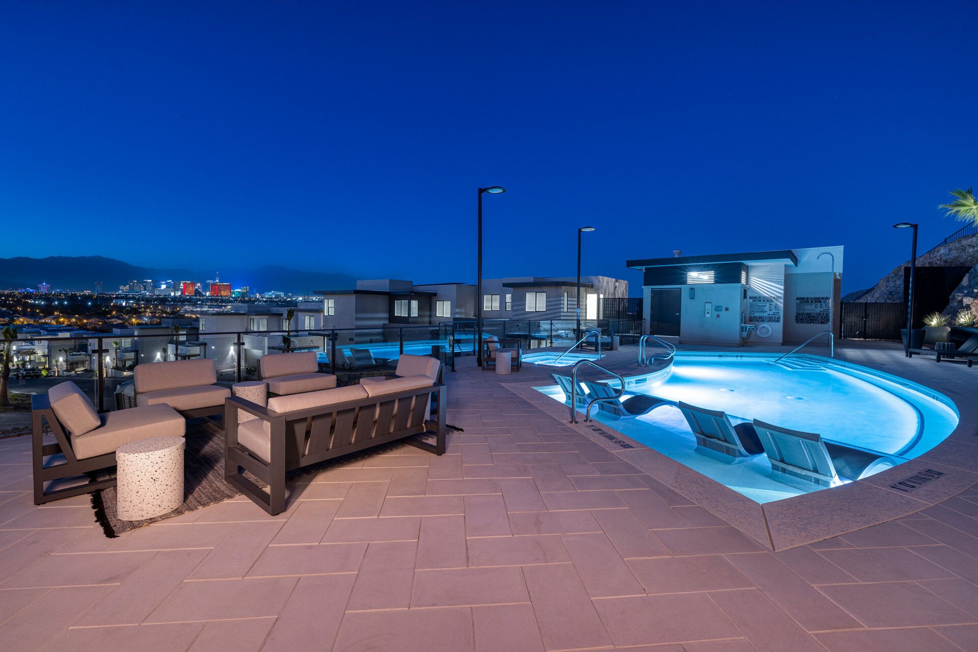 Seneca-at-Southern-Highlands-PoolView-1920x1280.jpg