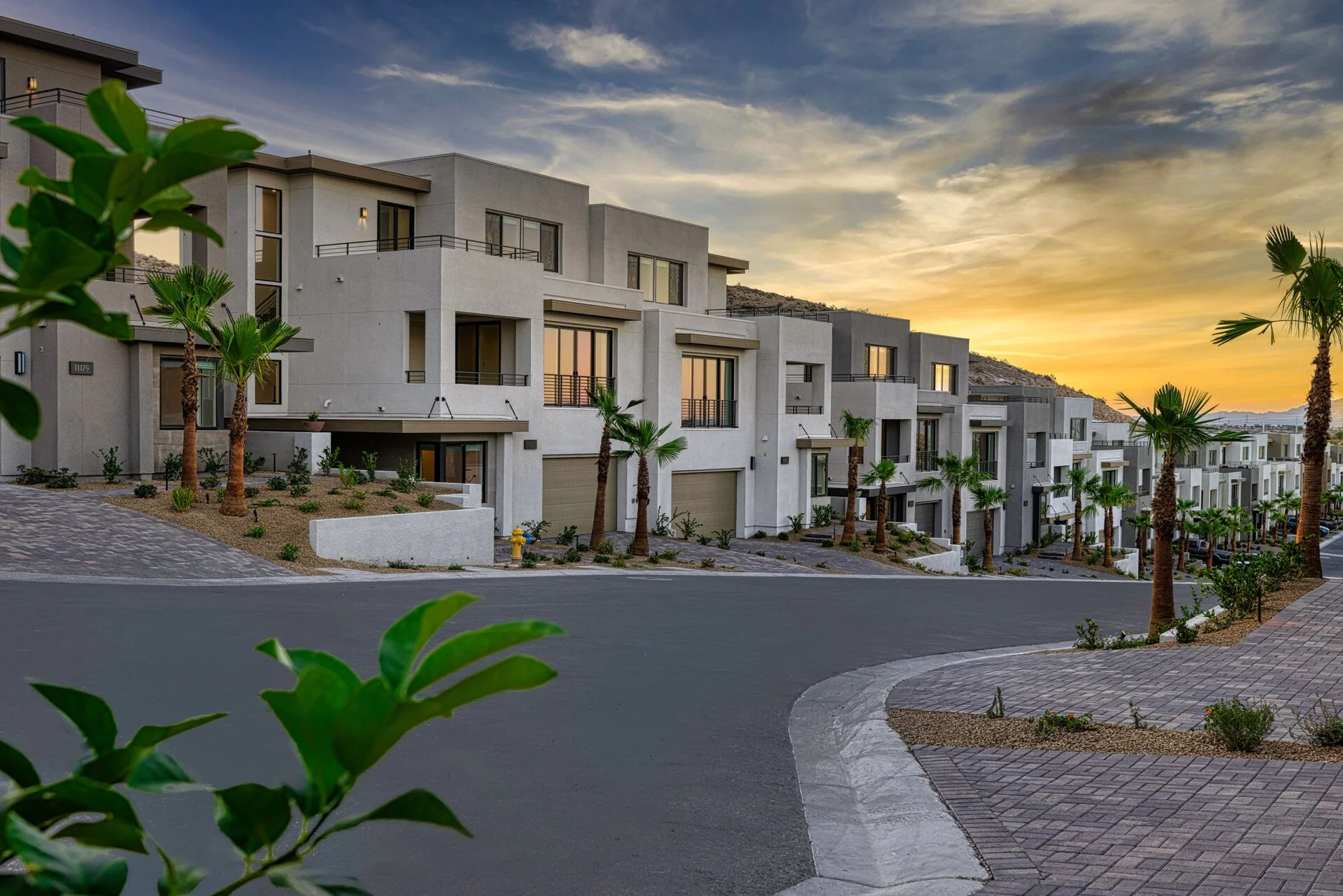 Seneca-at-Southern-Highlands-08SunsetStreet1-1920x1281.jpg