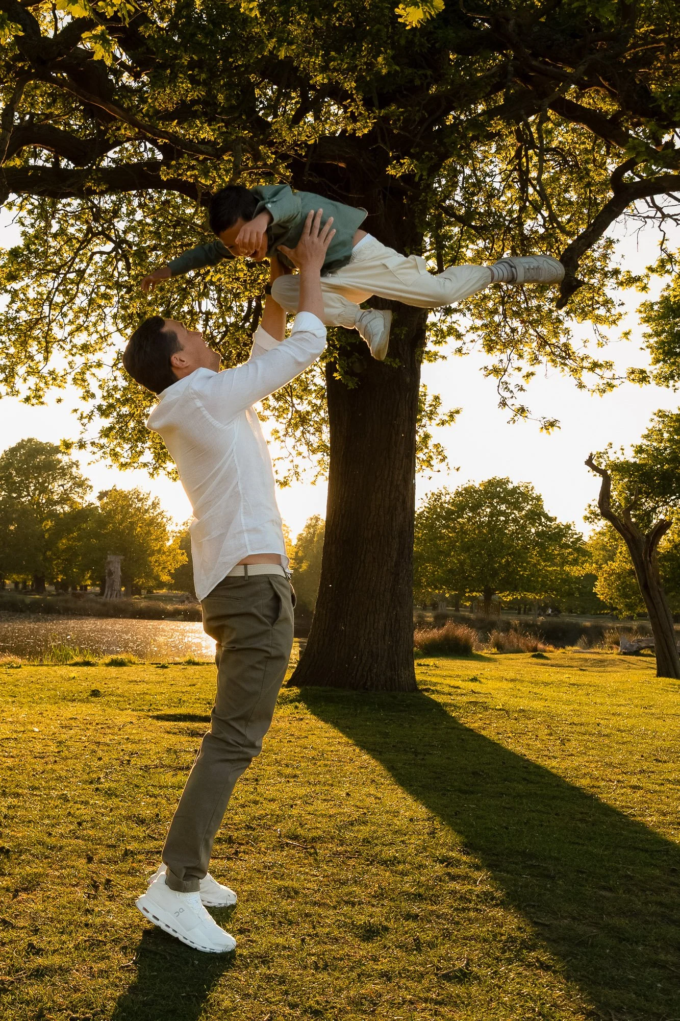 surrey-family-photoshoot-at-sunset