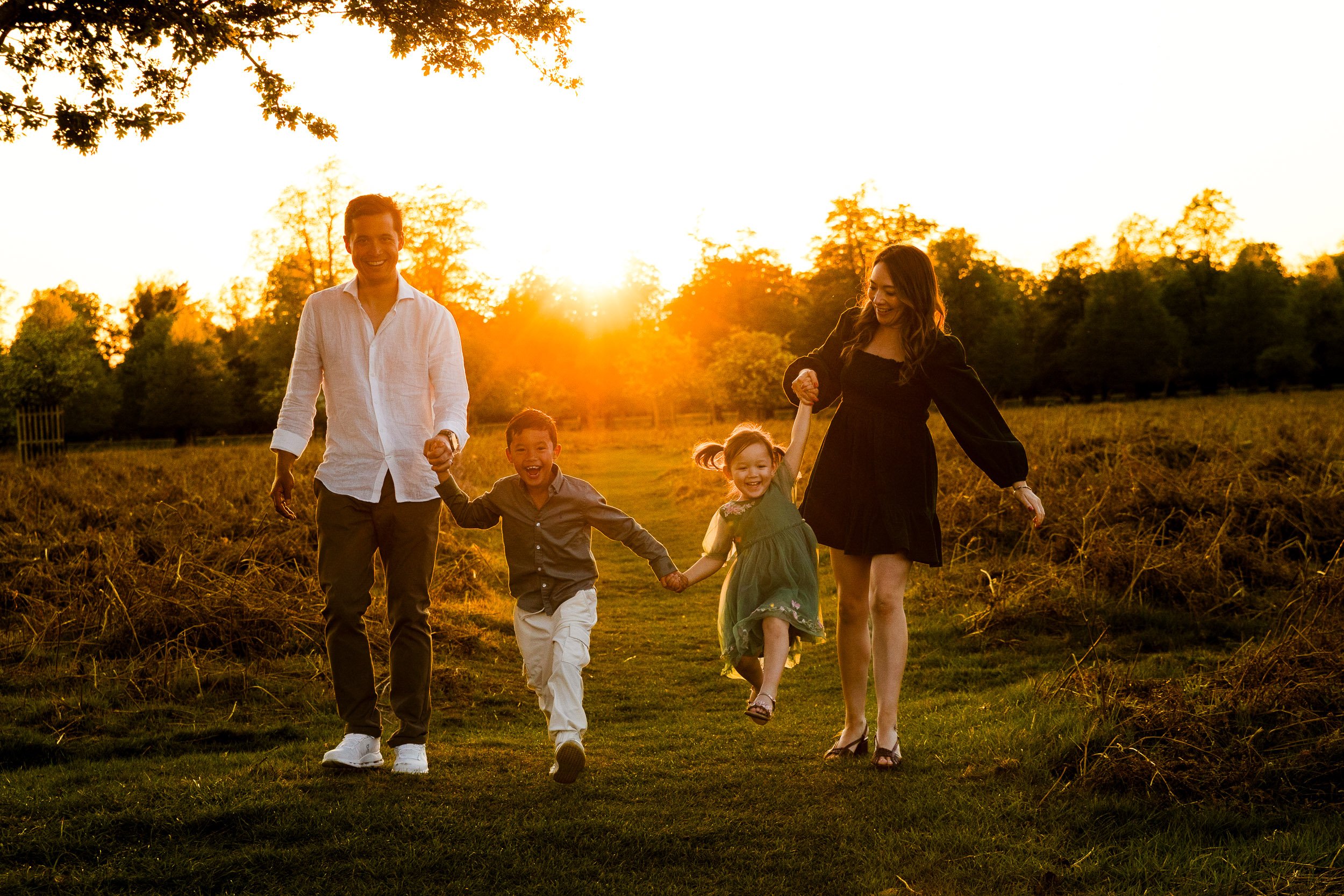 surrey-family-photoshoot-at-sunset