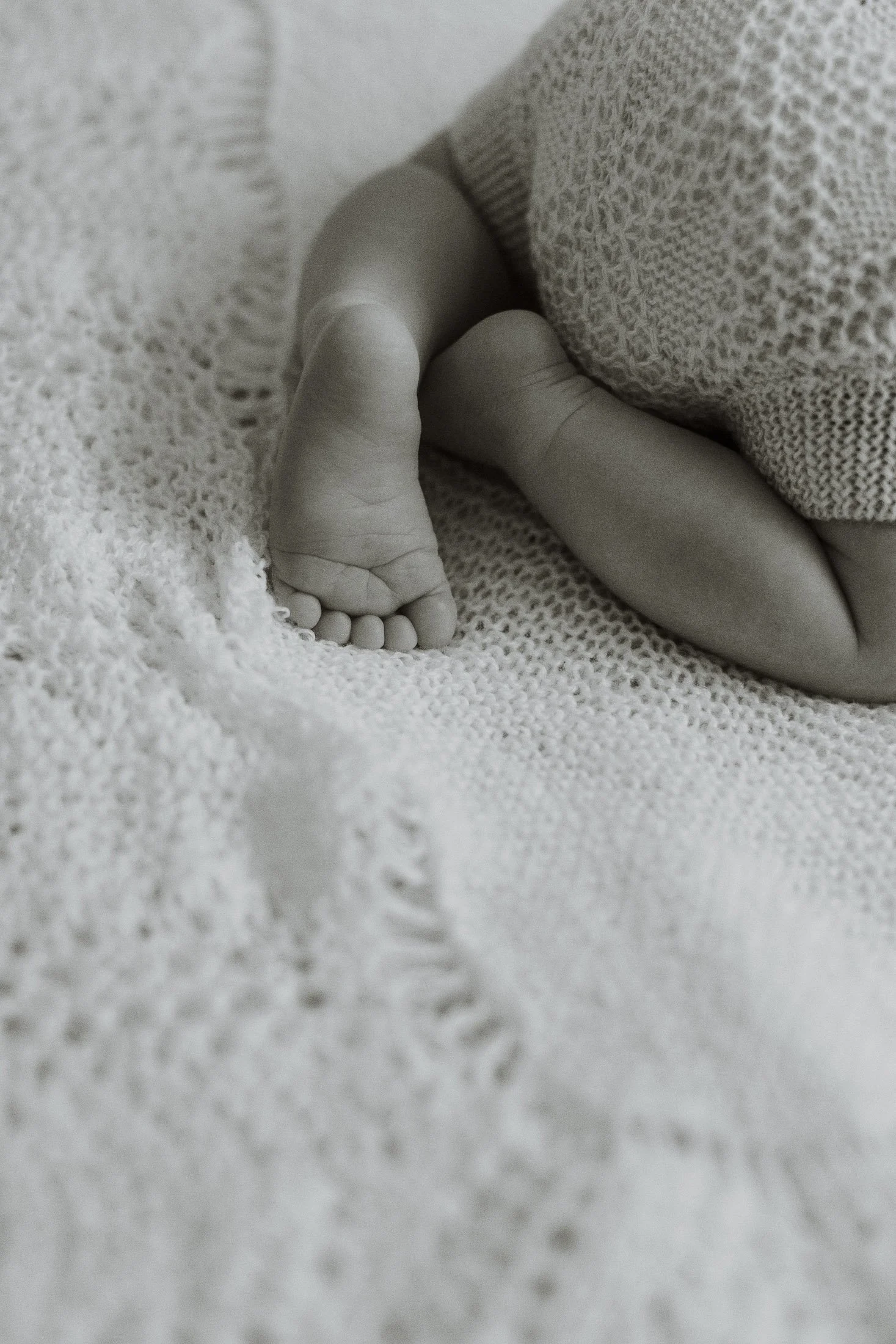 newborn-photographer-in-home-east-molesey.jpg