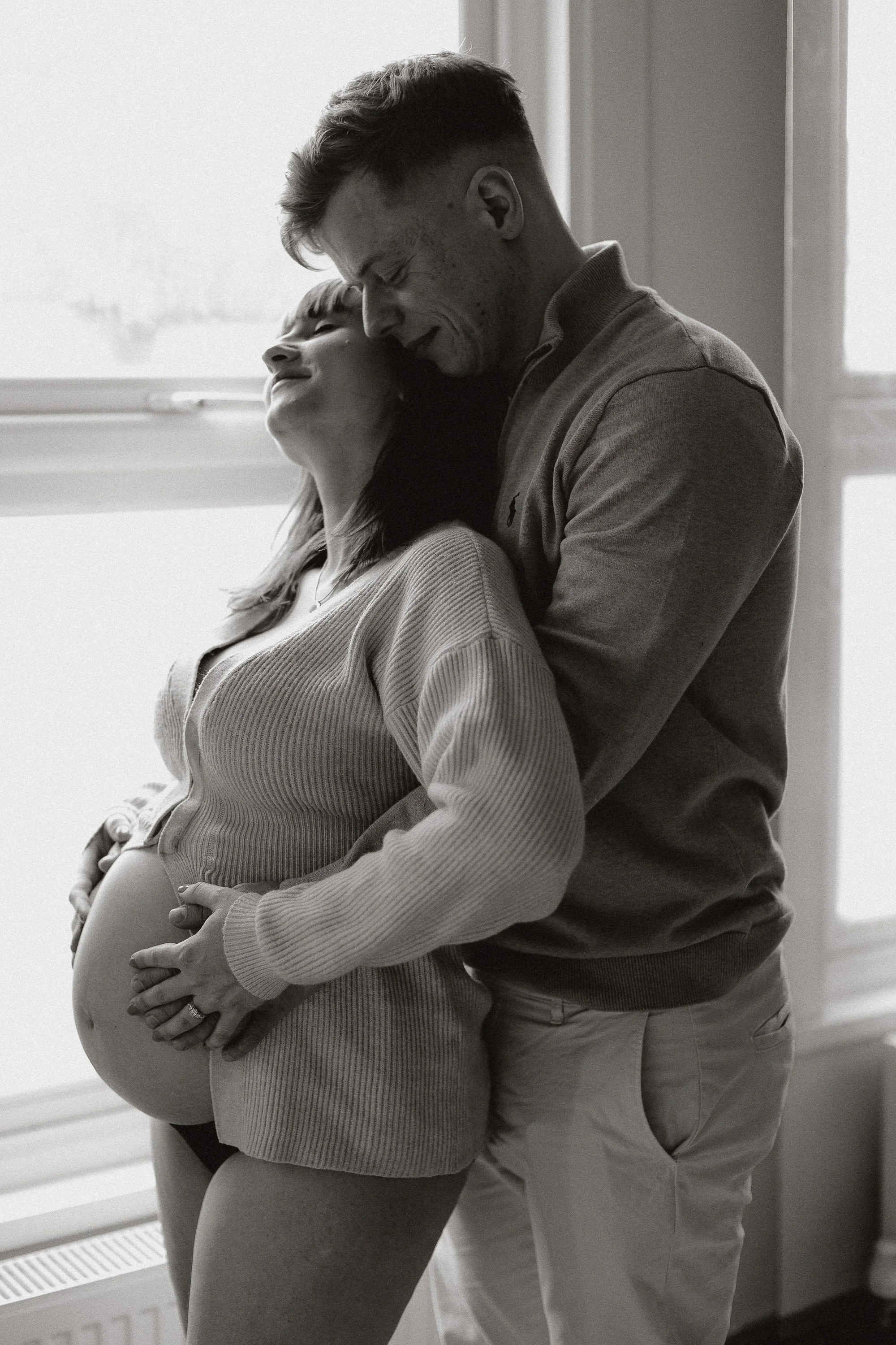 Maternity-photographer-ascot.jpg
