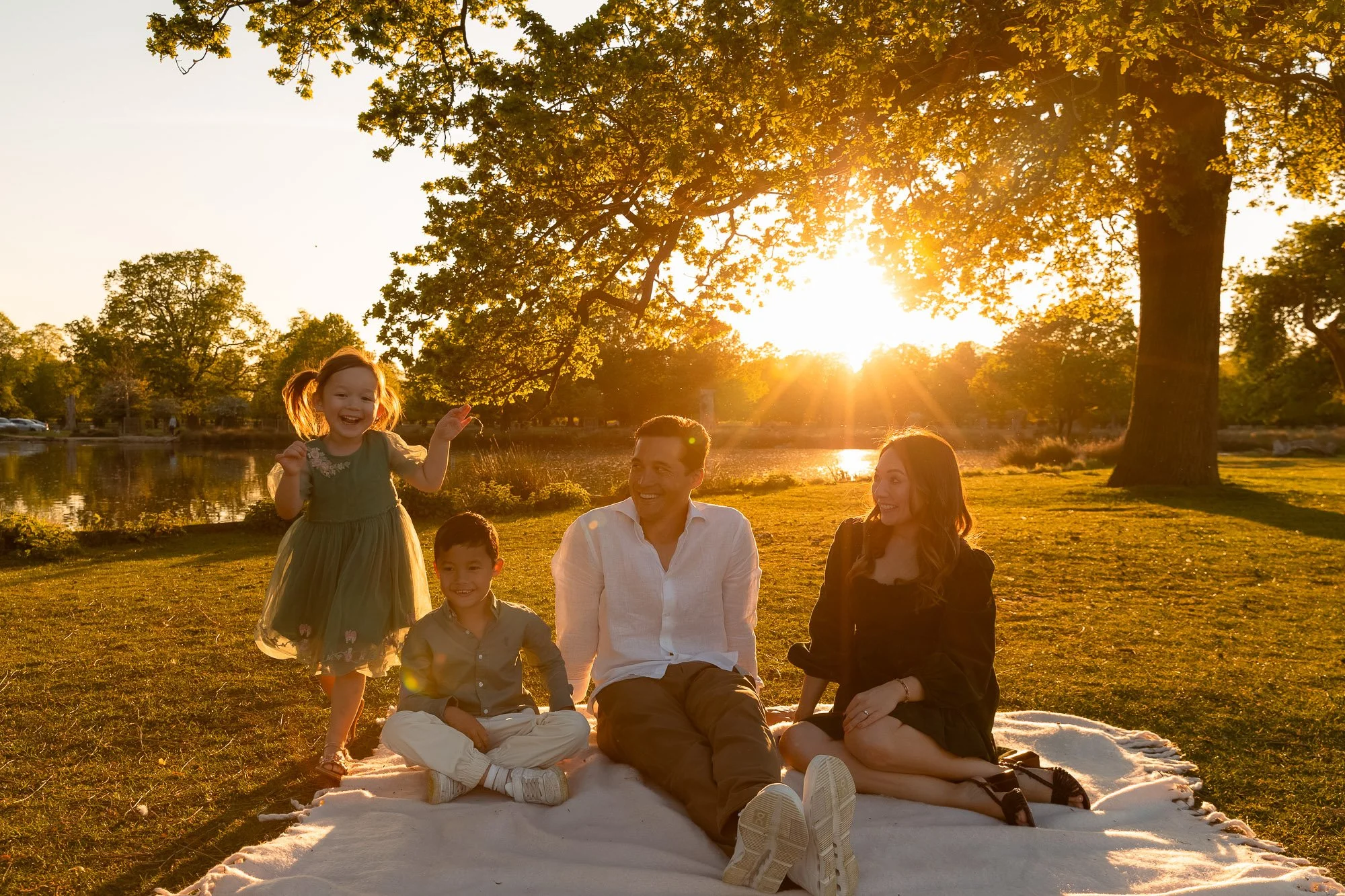 surrey-family-photoshoot-at-sunset