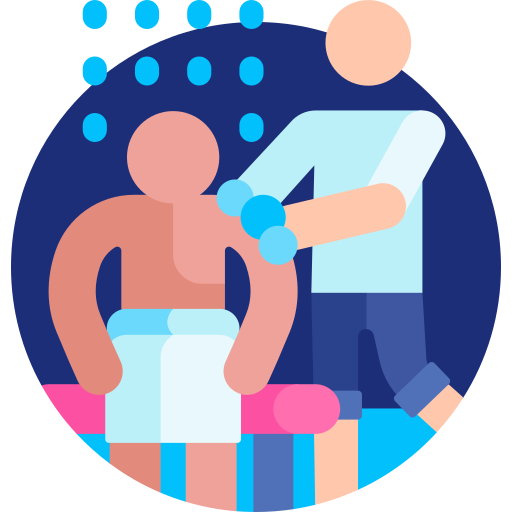 Un homme recevant une vaccination ou une injection d'une autre personne.