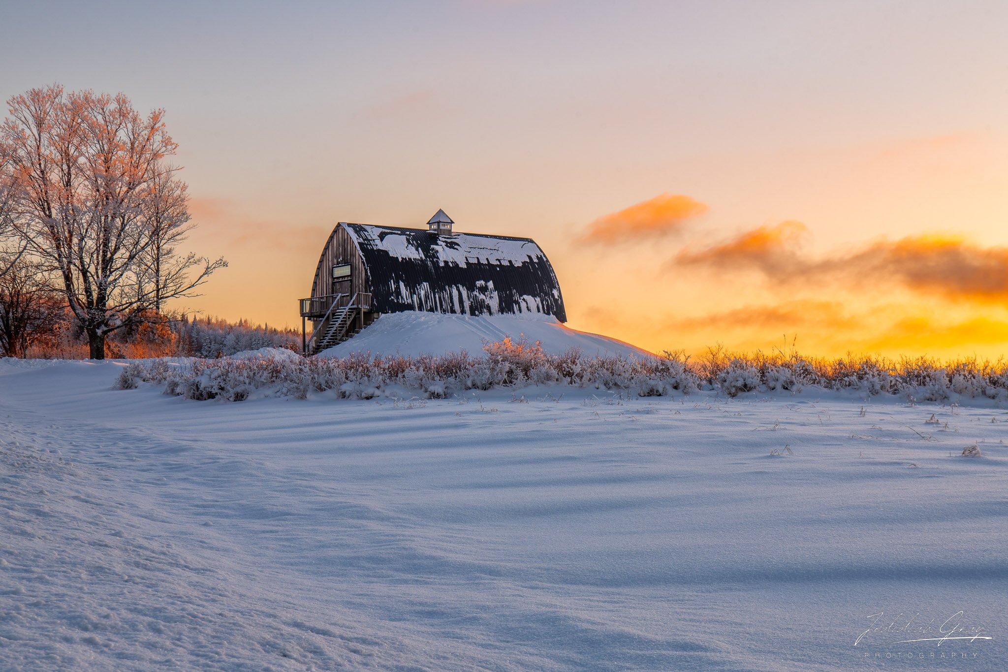 jedidiah-gray_vermont-winter-sunset-barn_01.jpg